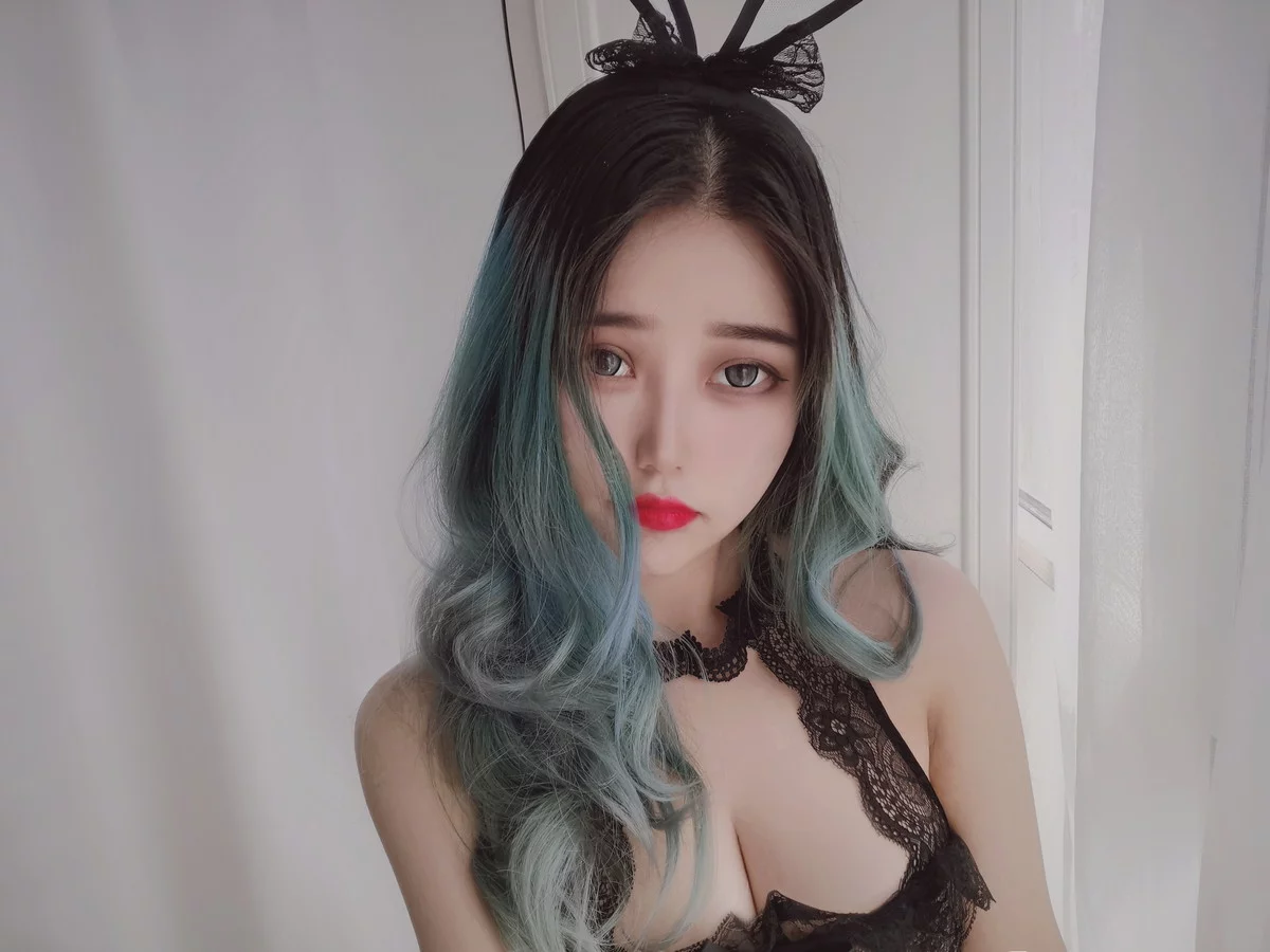 网络美女Eloise软软小粉盒黑兔子主题居家私房性感黑色蕾丝情趣服饰惹火诱惑写真85P