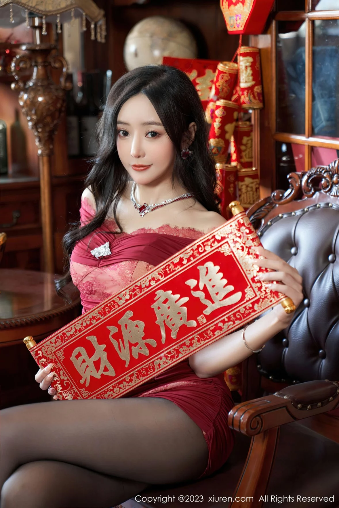XiuRen第6164期_女神王馨瑶yanni私房性感红色情趣内衣配魅惑黑丝撩人诱惑写真72P