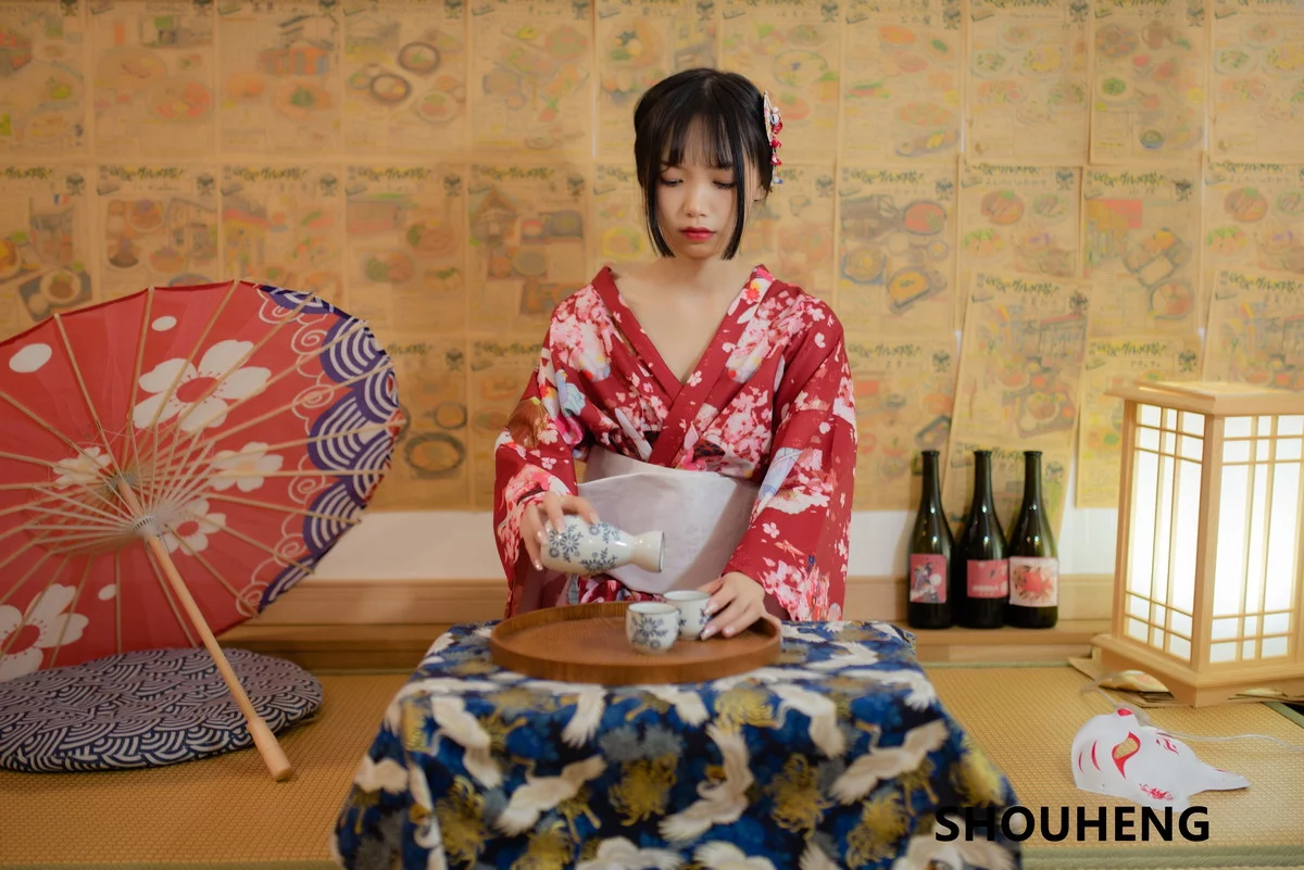 网络美女萌量守恒日式和风主题私房日系风性感和服半脱露白嫩肌肤迷人写真32P