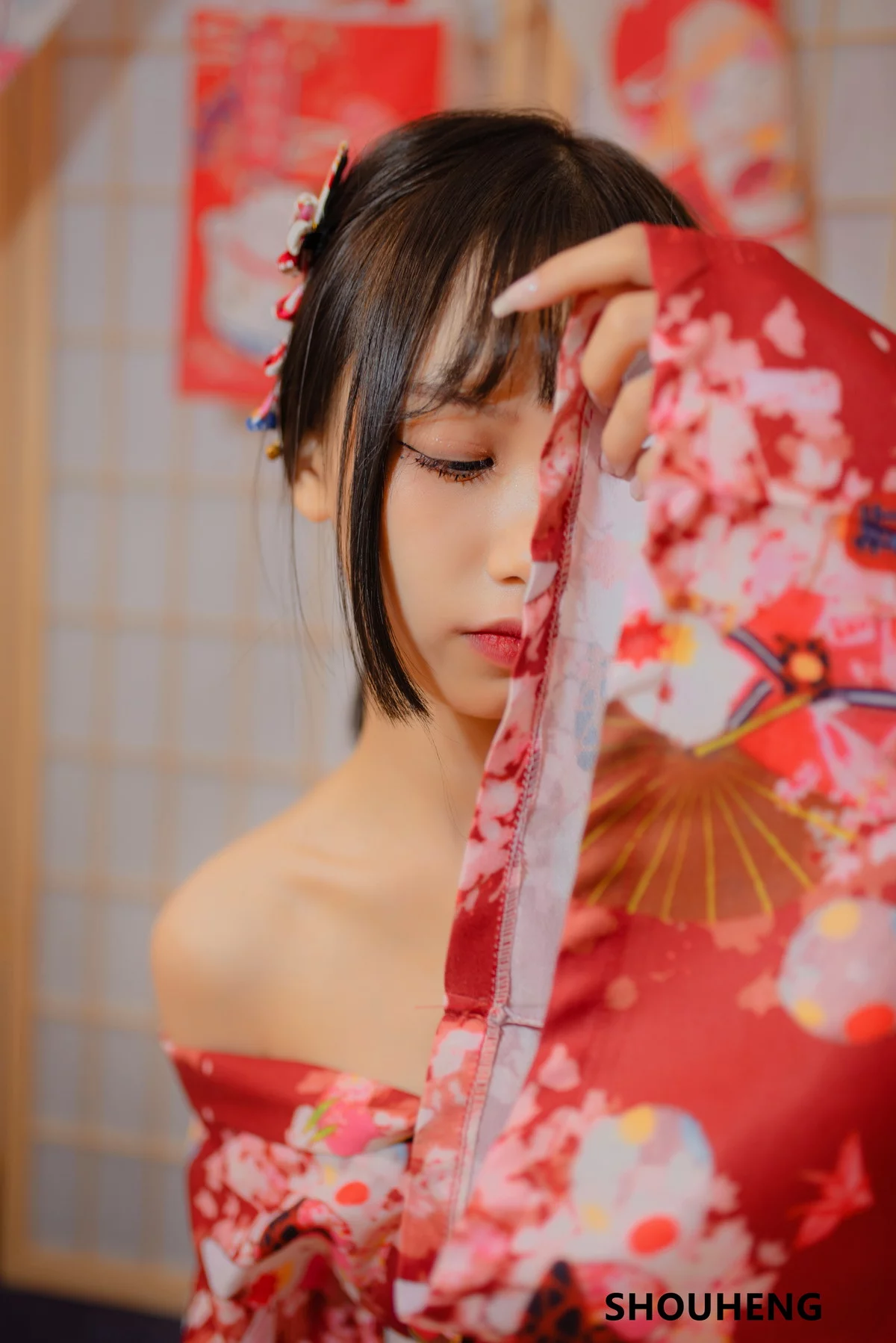 网络美女萌量守恒日式和风主题私房日系风性感和服半脱露白嫩肌肤迷人写真32P