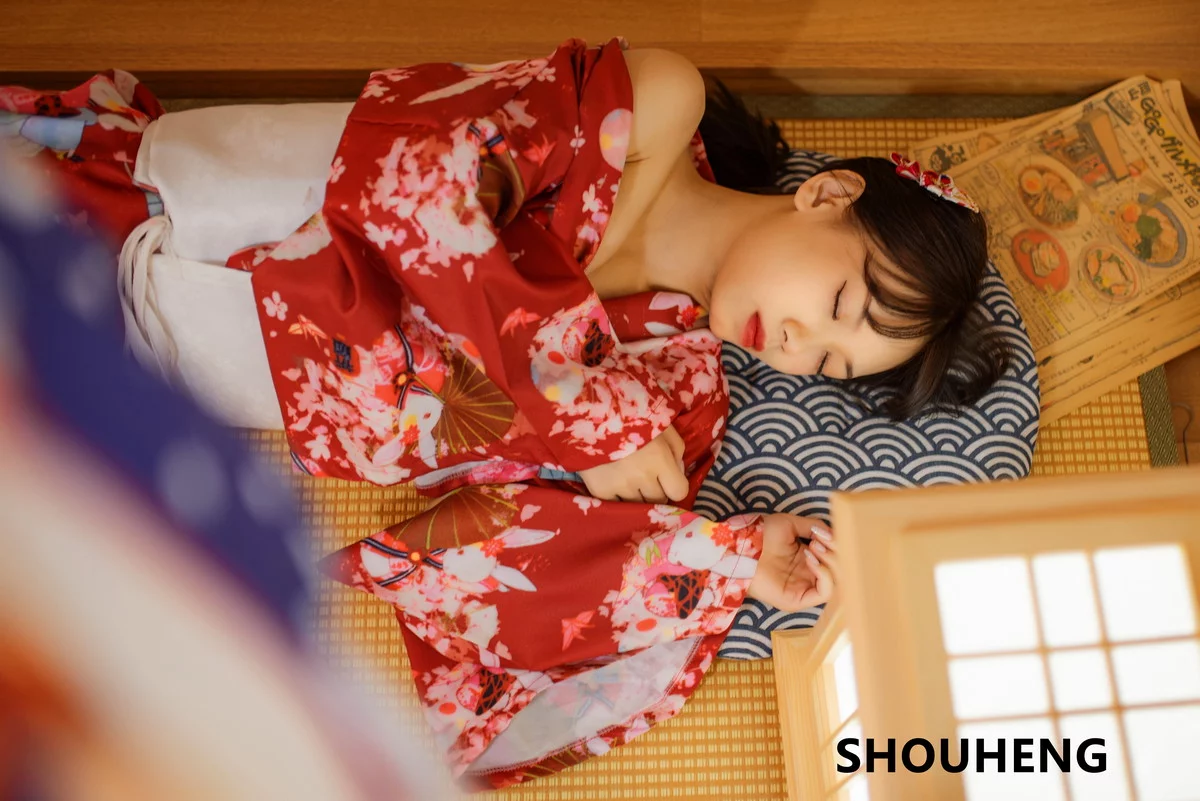 网络美女萌量守恒日式和风主题私房日系风性感和服半脱露白嫩肌肤迷人写真32P