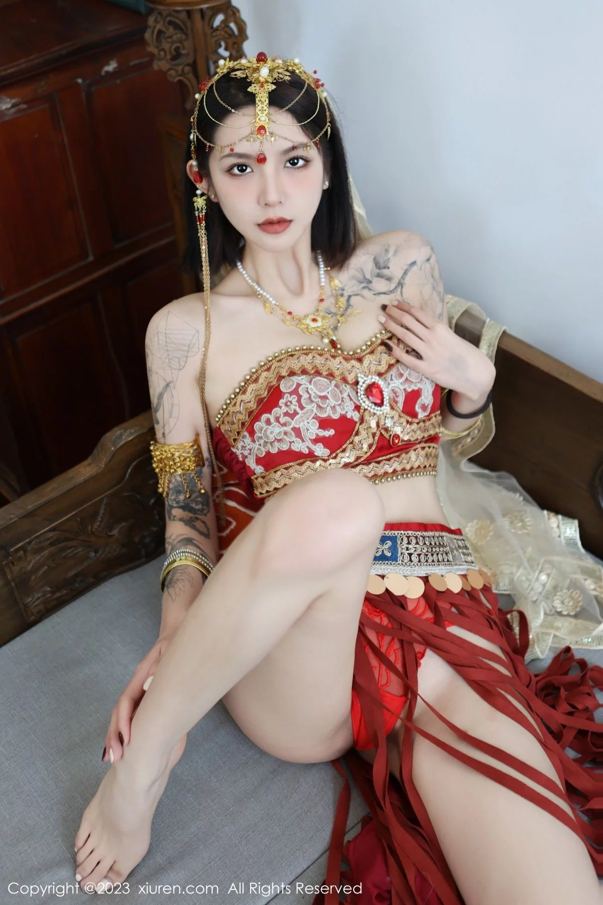 XiuRen第6240期_模特乔一一性感异域风情舞女服饰秀曼妙身姿迷人气质诱惑写真76P