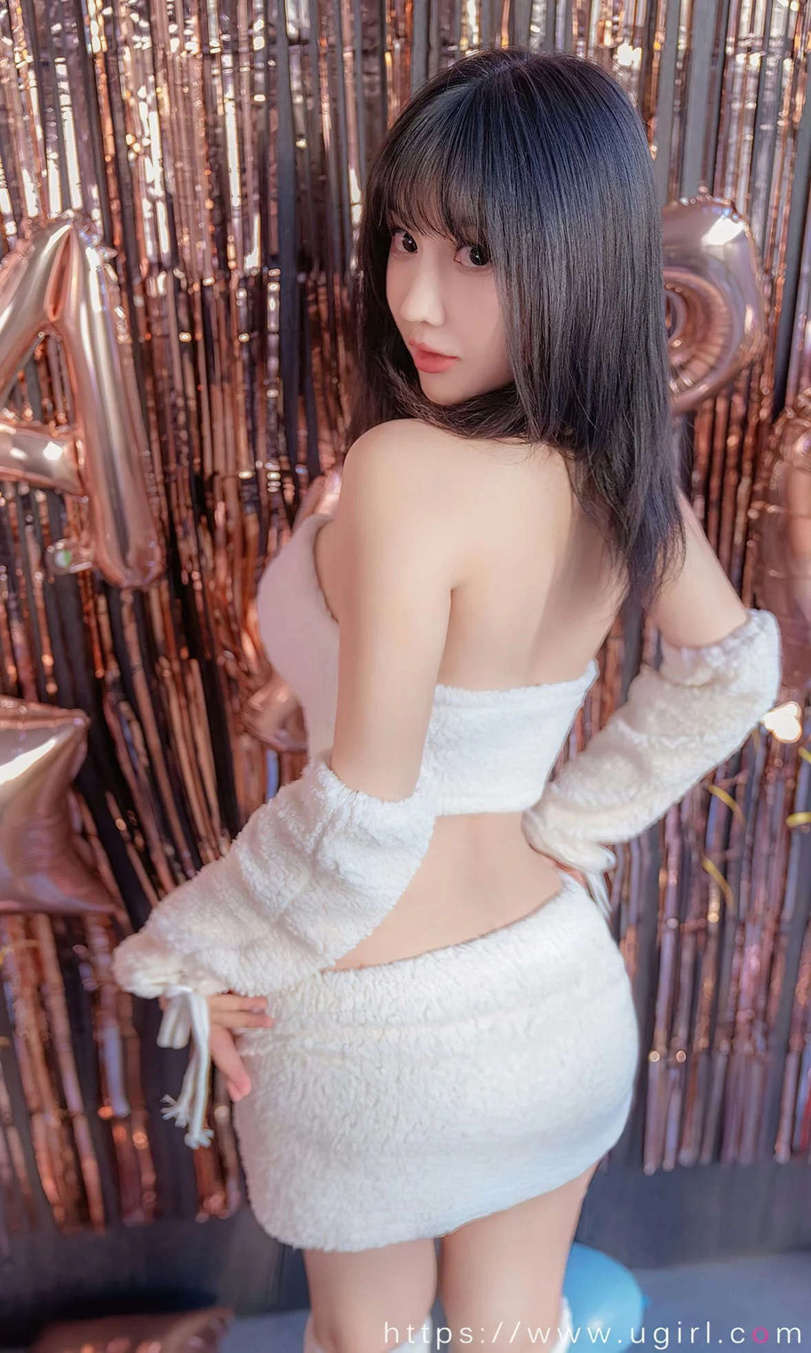 [Ugirls爱尤物]No.2515_模特韩熙私房性感白色绒毛服饰秀完美身材迷人诱惑写真35P