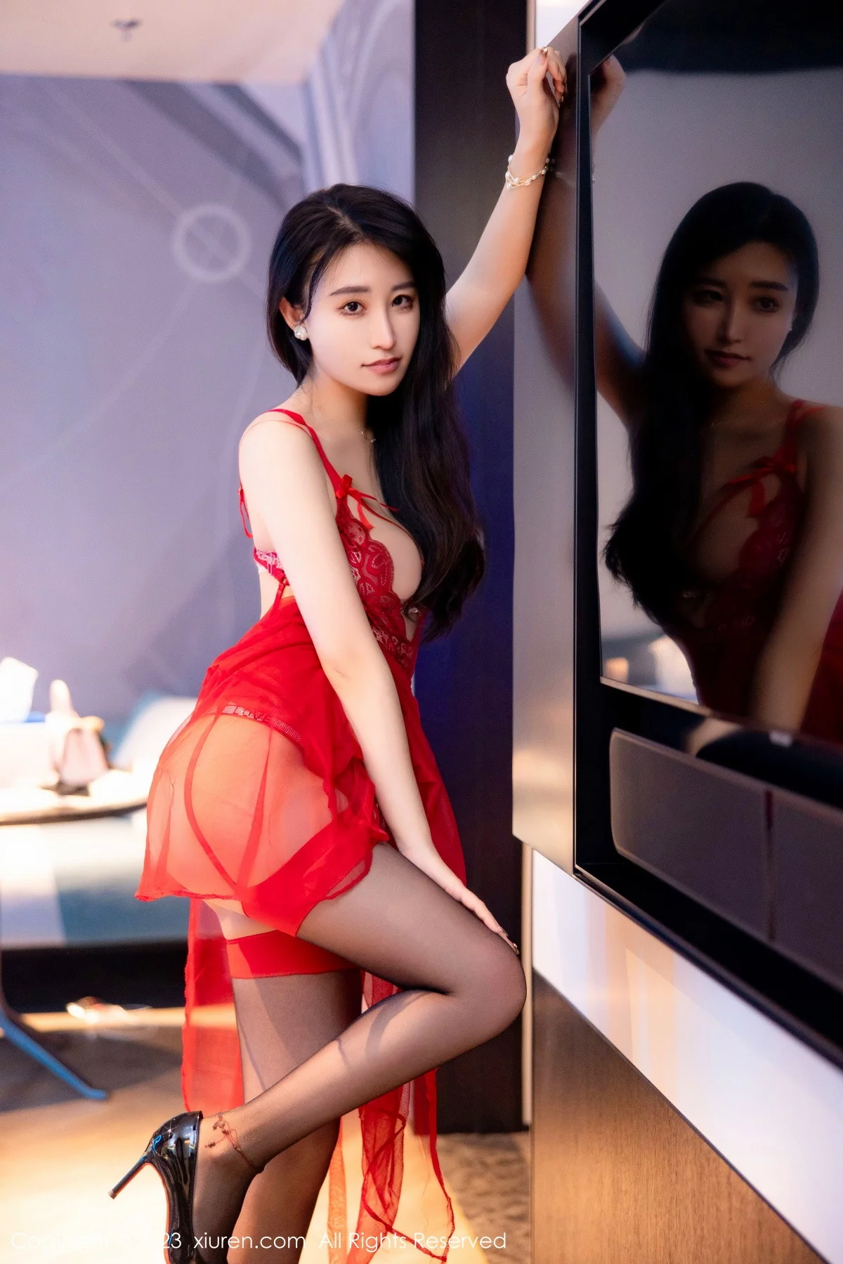 XiuRen第6237期_模特司柠性感红色蕾丝情趣服饰配黑丝吊袜秀曼妙身姿诱惑写真66P