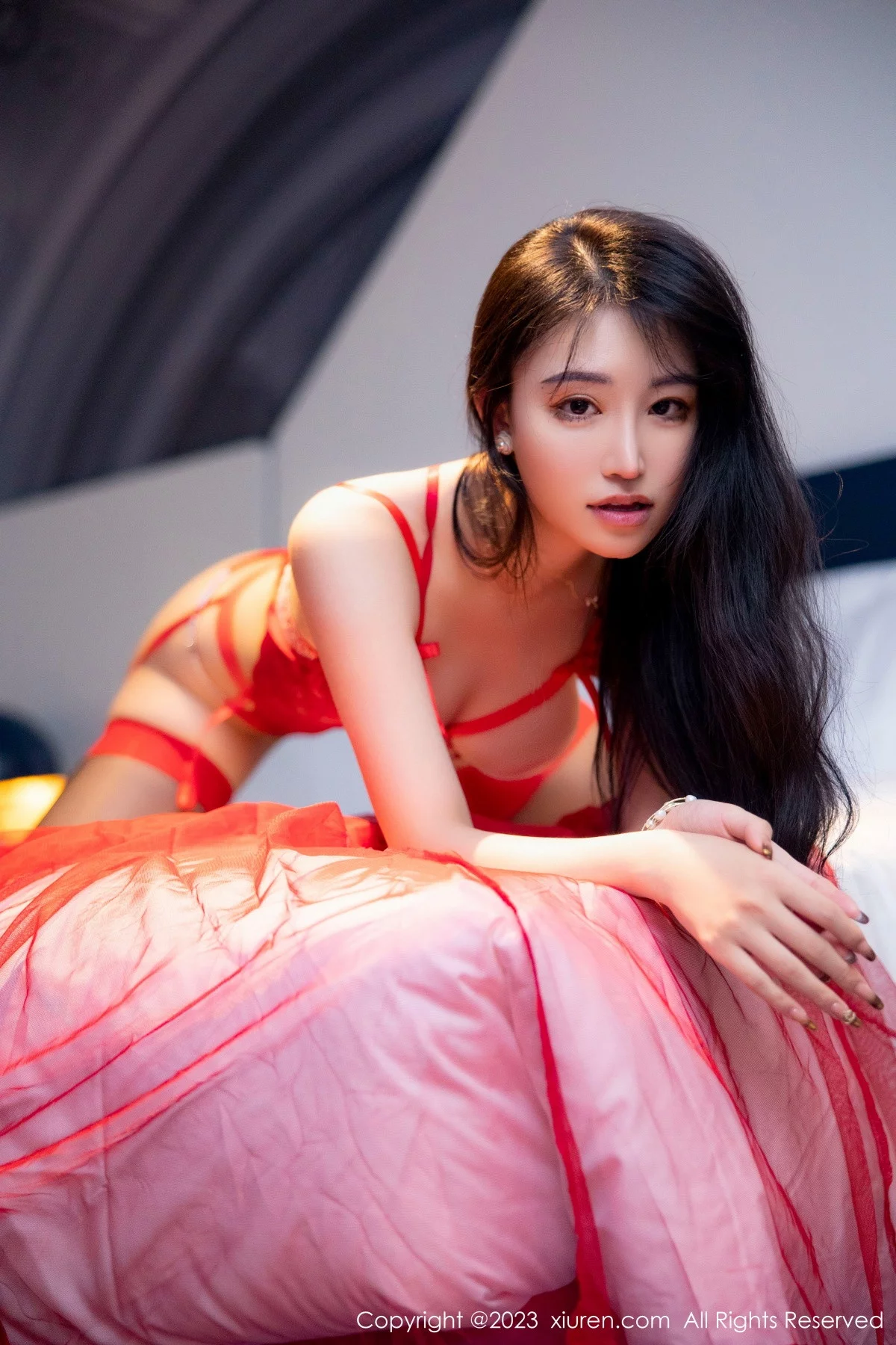 XiuRen第6237期_模特司柠性感红色蕾丝情趣服饰配黑丝吊袜秀曼妙身姿诱惑写真66P