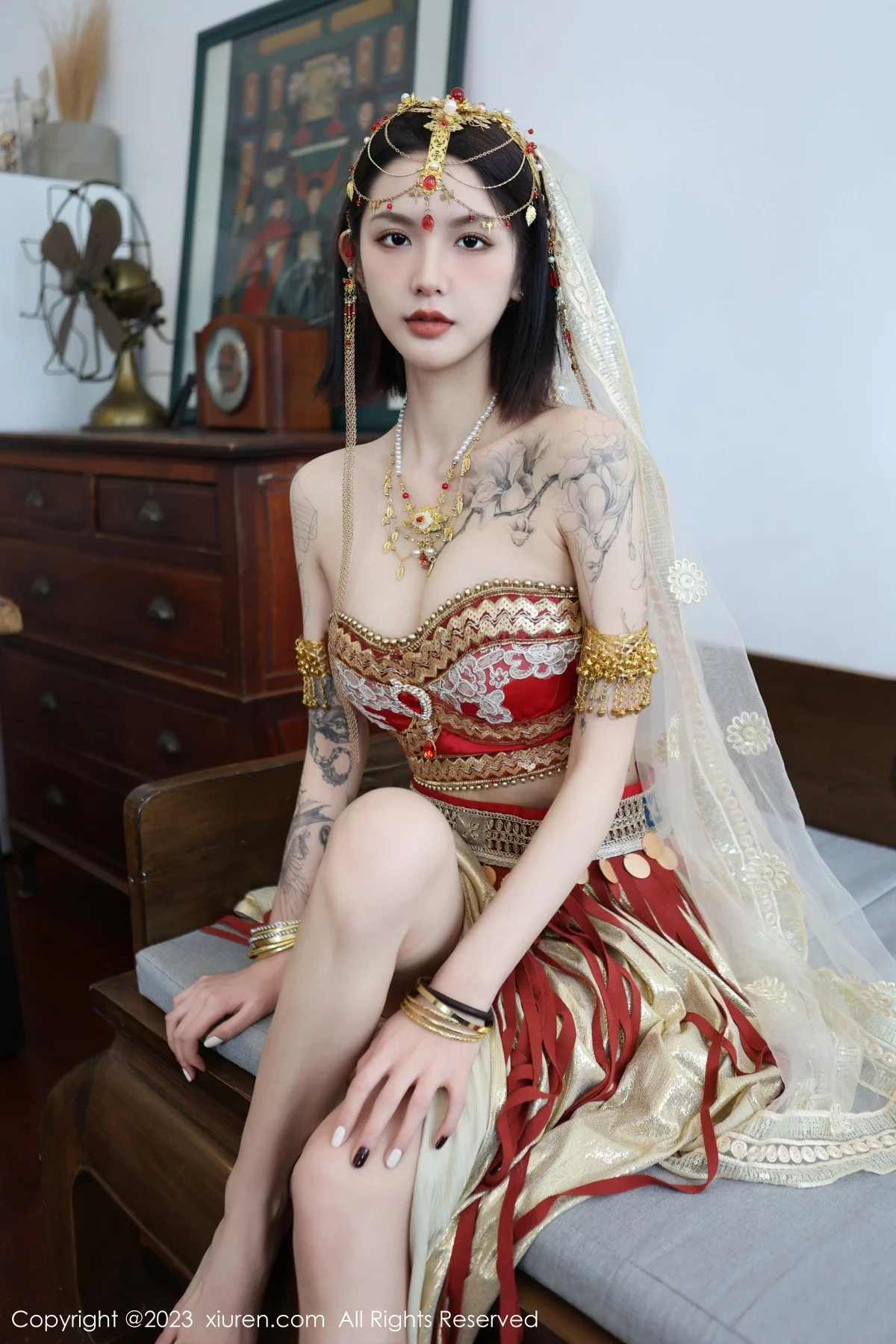 XiuRen第6240期_模特乔一一性感异域风情舞女服饰秀曼妙身姿迷人气质诱惑写真76P