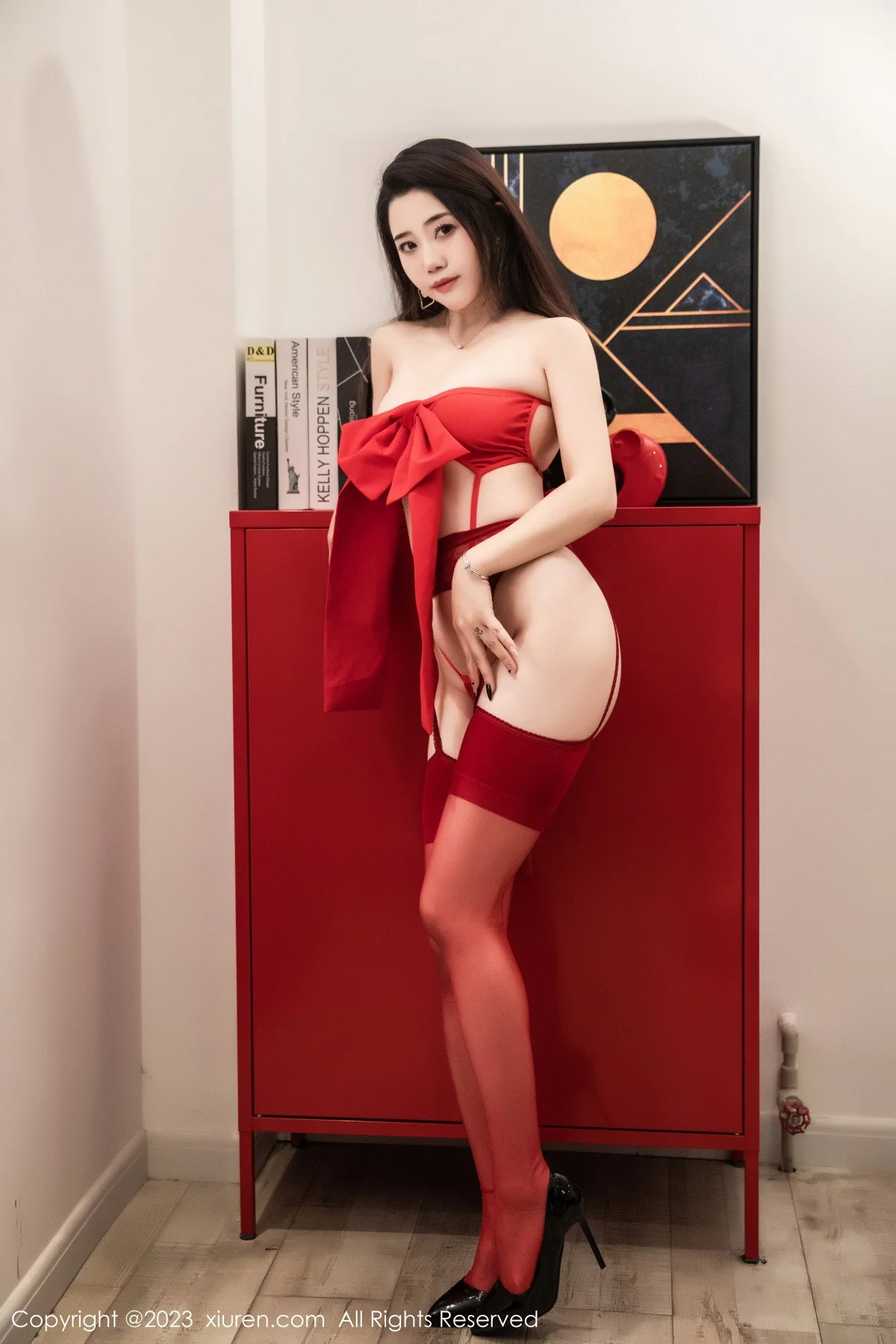 XiuRen第6238期_模特严利娅Yuliya私房性感红色内衣服饰配丝袜吊袜火辣诱惑写真71P
