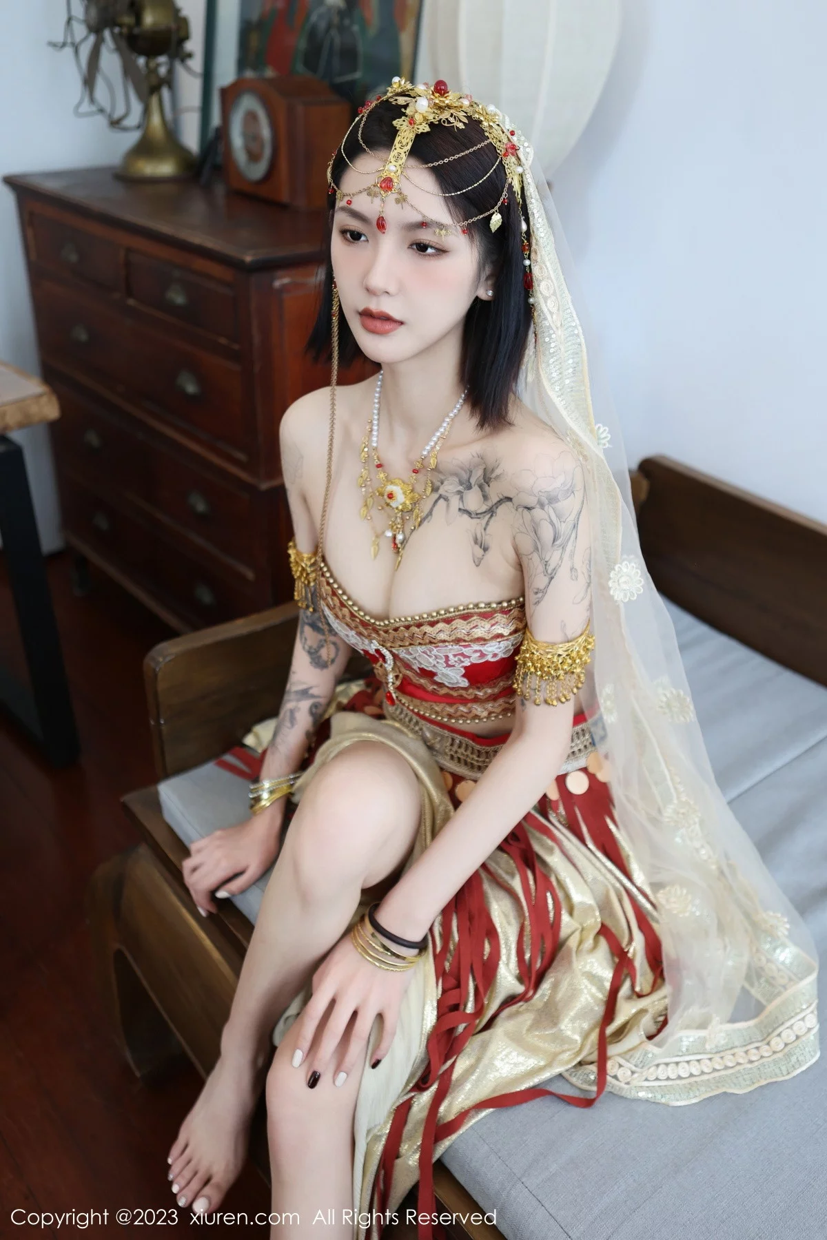 XiuRen第6240期_模特乔一一性感异域风情舞女服饰秀曼妙身姿迷人气质诱惑写真76P
