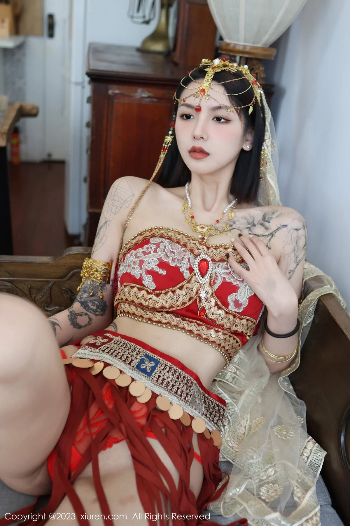 XiuRen第6240期_模特乔一一性感异域风情舞女服饰秀曼妙身姿迷人气质诱惑写真76P