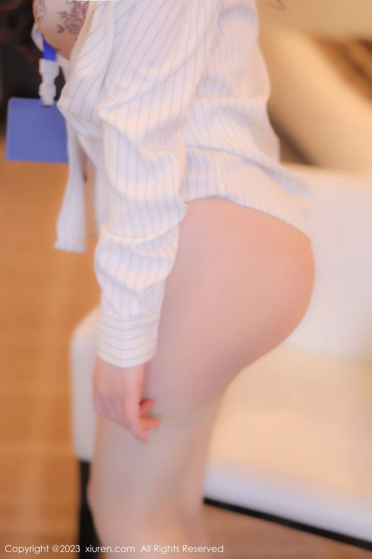 XiuRen第6247期_模特林珊珊性感白T配黑短裙露浅黄色内衣开档肉丝完美诱惑写真97P