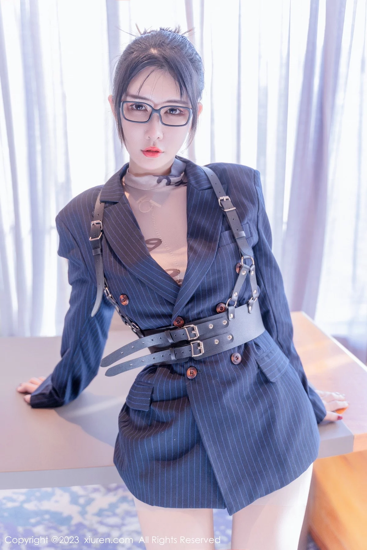 XiuRen第6255期_模特夏沫沫tifa私人秘书主题性感超薄肉丝秀完美身材诱惑写真62P