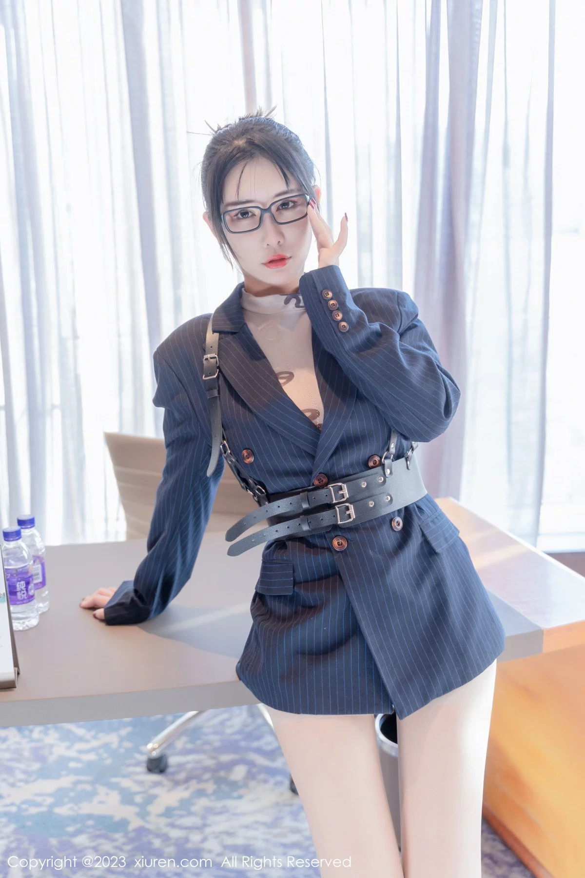 XiuRen第6255期_模特夏沫沫tifa私人秘书主题性感超薄肉丝秀完美身材诱惑写真62P
