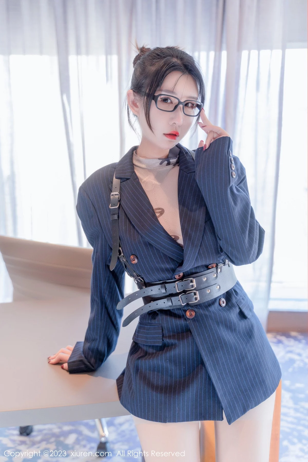 XiuRen第6255期_模特夏沫沫tifa私人秘书主题性感超薄肉丝秀完美身材诱惑写真62P