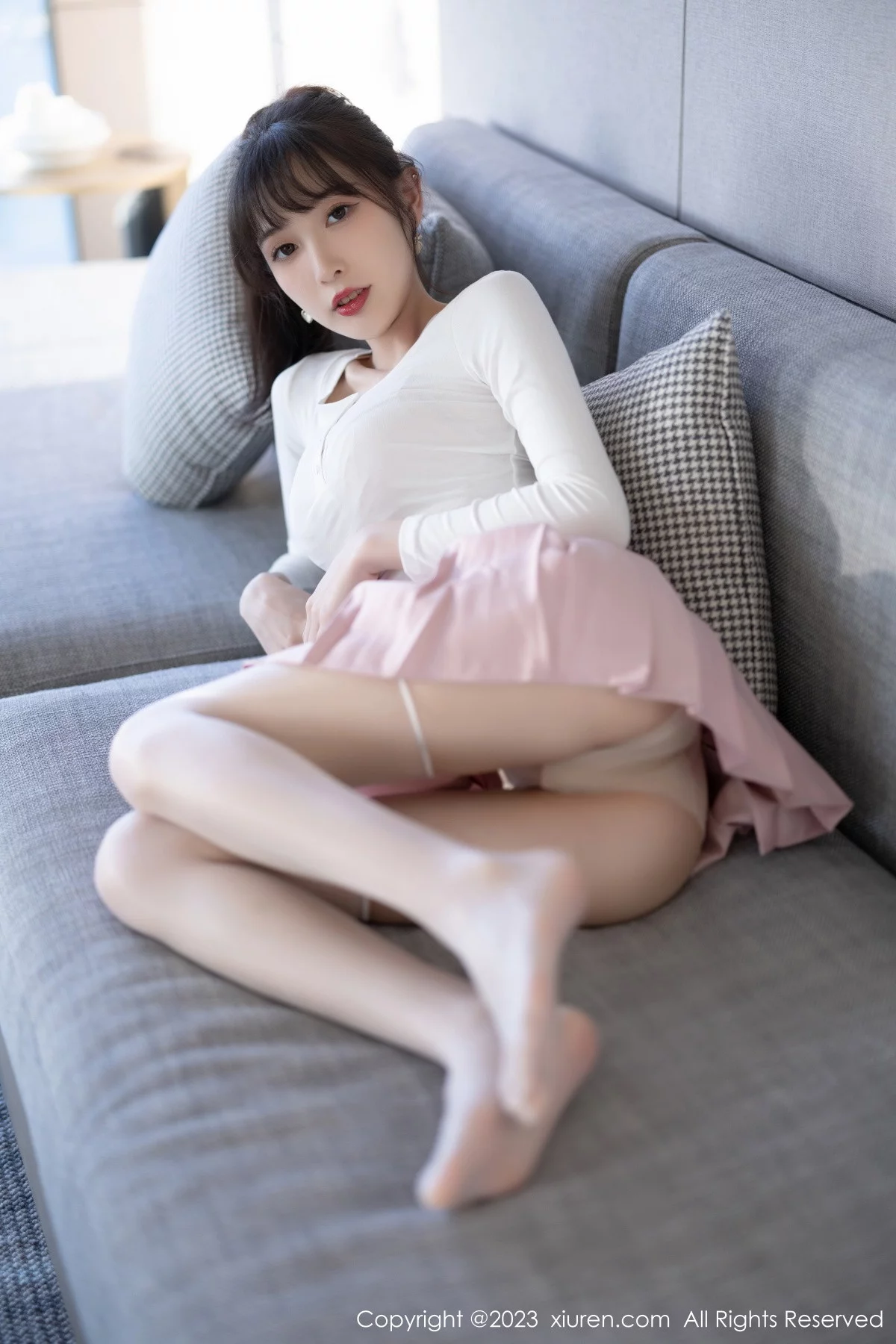 XiuRen第6263期_模特林星阑白色上衣配粉色短裙露性感内衣秀曼妙身材诱惑写真85P