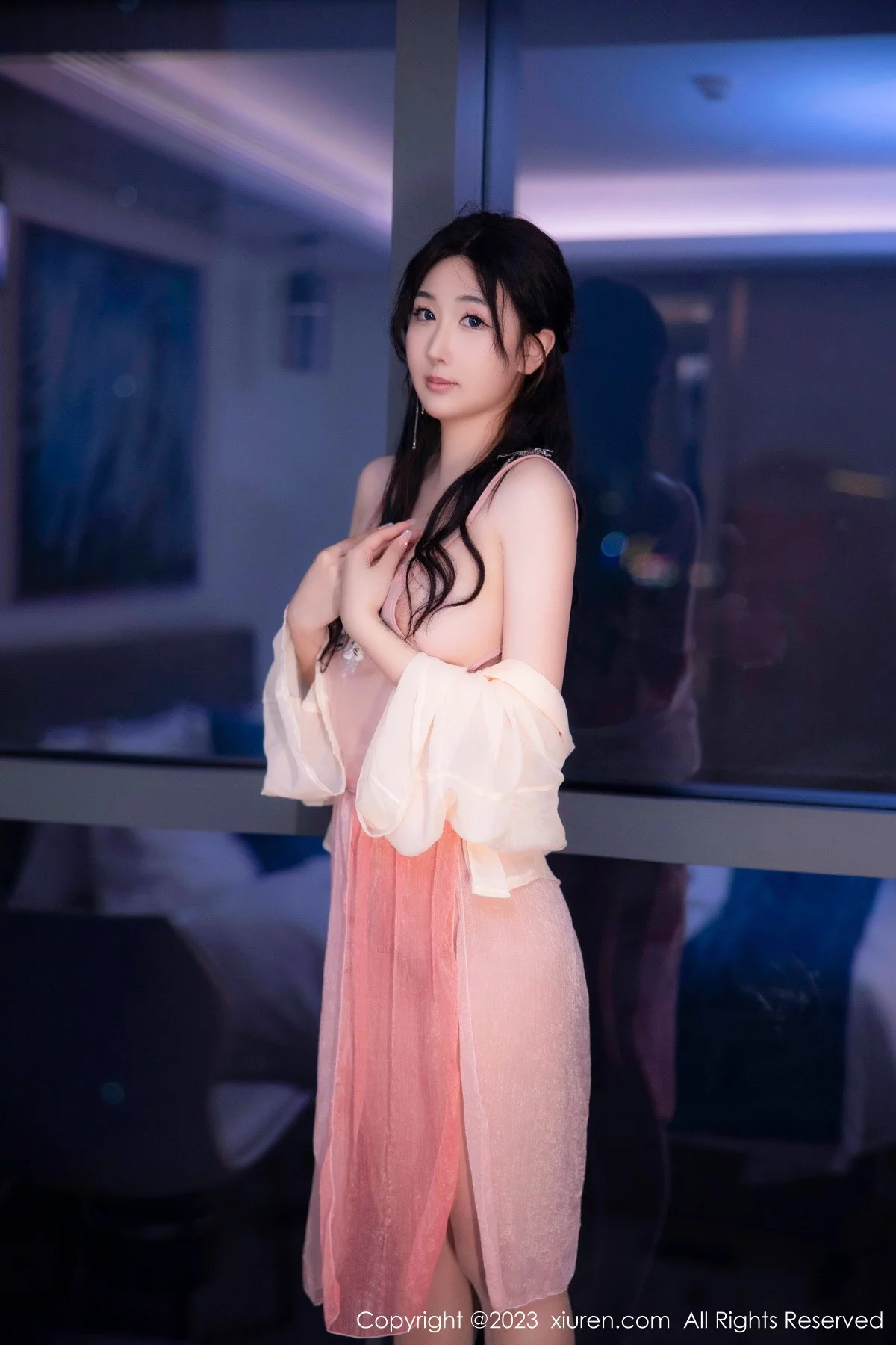 XiuRen第6262期_模特江真真浴室场景橙色古装服饰秀圆润丰腴身材惹火诱惑写真70P