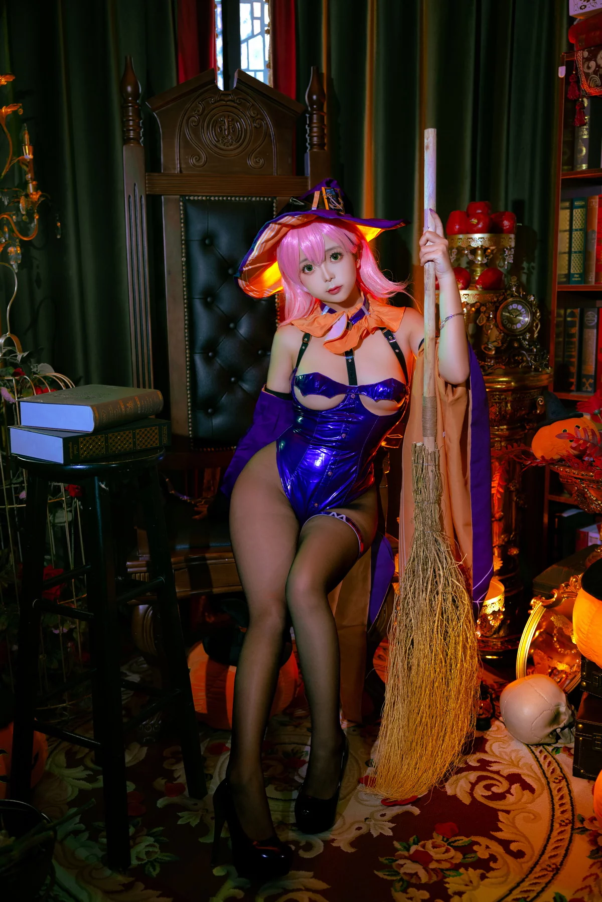Cosplay美女日奈娇孟菲斯主题性感深蓝色皮质连体内衣秀完美身材诱惑写真25P