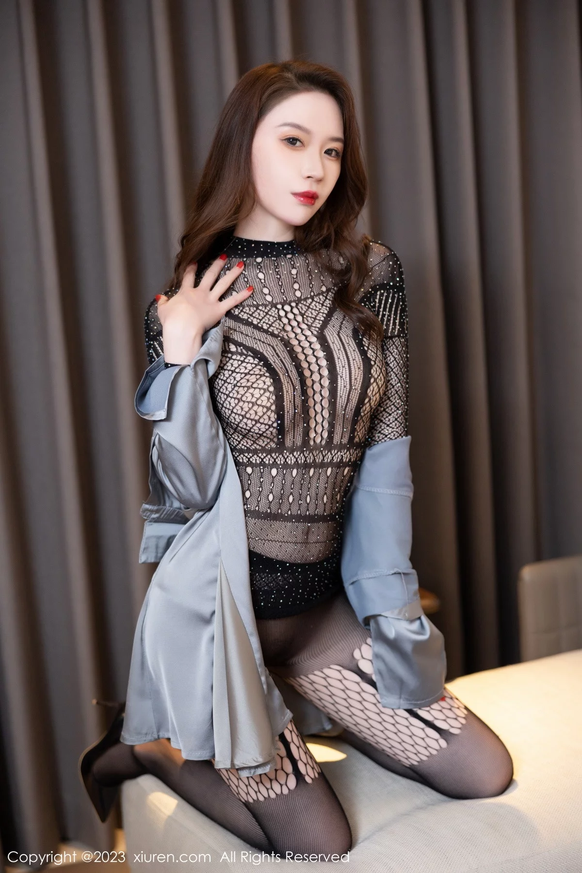 XiuRen第6271期_模特梦心玥海南岛旅拍黑色轻透薄纱服秀高挑曼妙身姿迷人写真90P