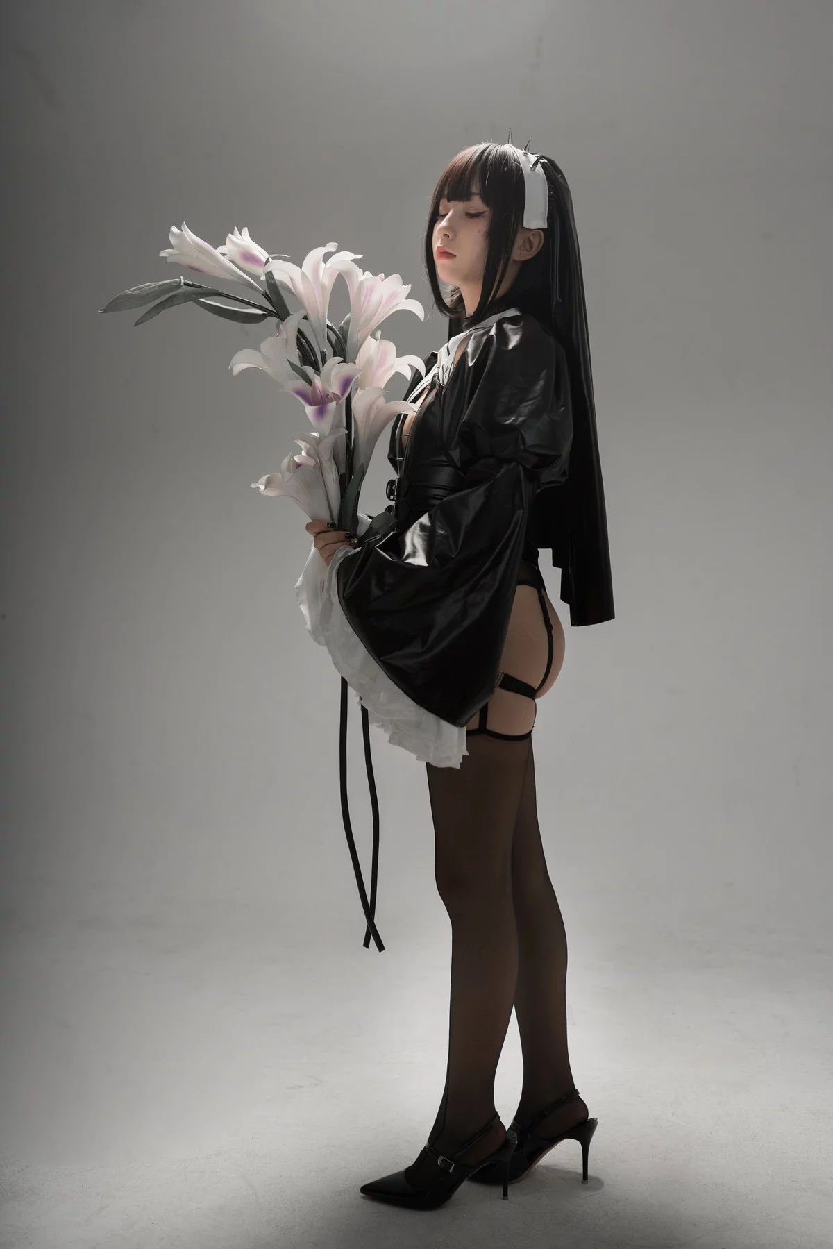 网络美女花铃杀戮修女主题性感黑色皮质修女服饰配黑丝吊袜秀美腿诱惑写真89P