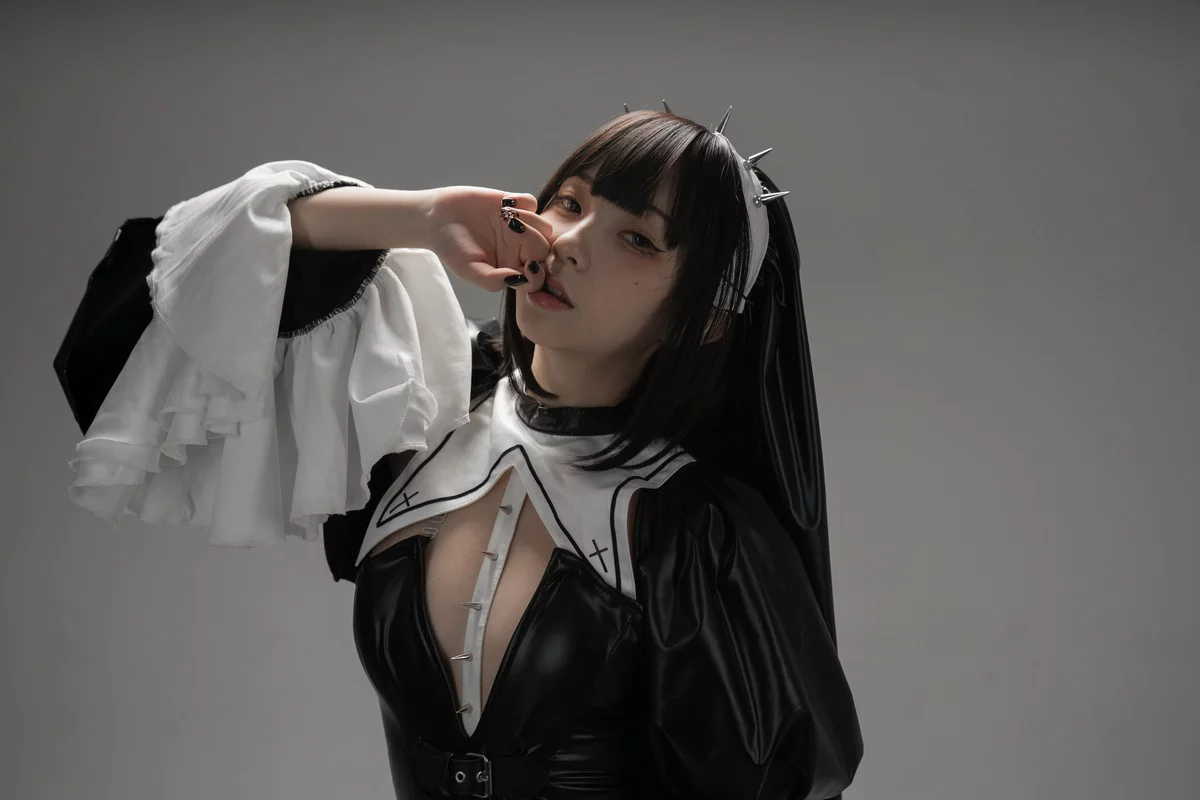 网络美女花铃杀戮修女主题性感黑色皮质修女服饰配黑丝吊袜秀美腿诱惑写真89P