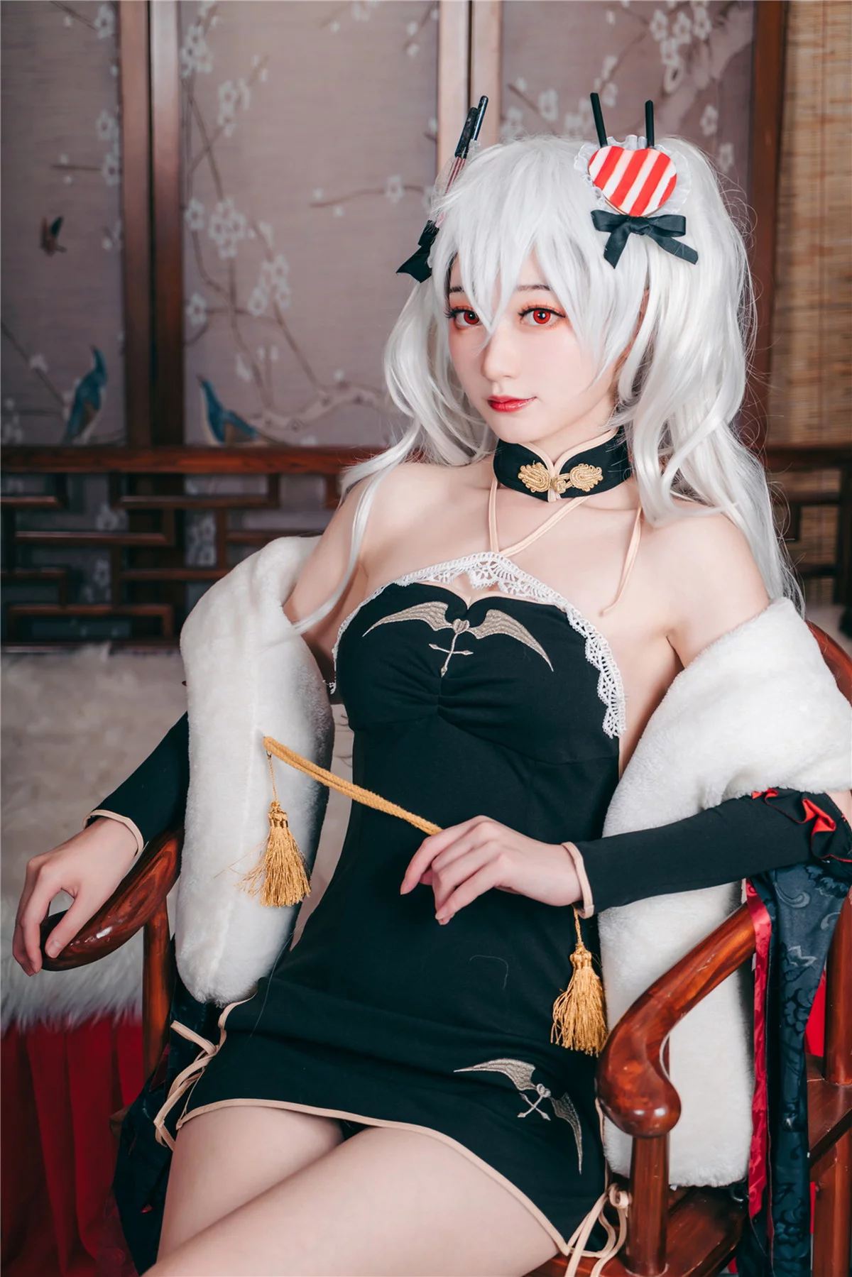 Cosplay美女桃墨公子吸血鬼旗袍主题私房性感低胸高开旗袍秀豪乳翘臀诱惑写真40P