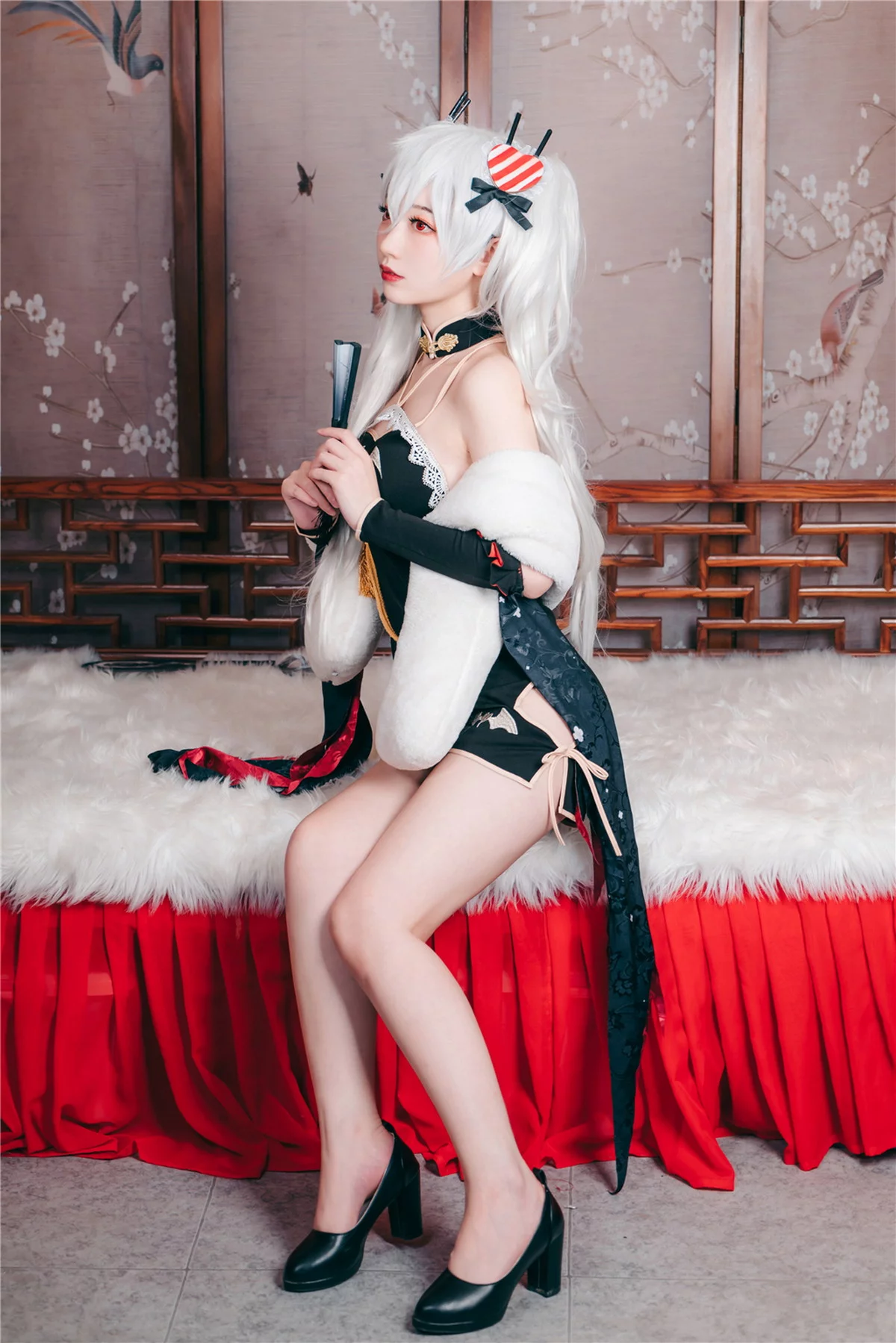 Cosplay美女桃墨公子吸血鬼旗袍主题私房性感低胸高开旗袍秀豪乳翘臀诱惑写真40P