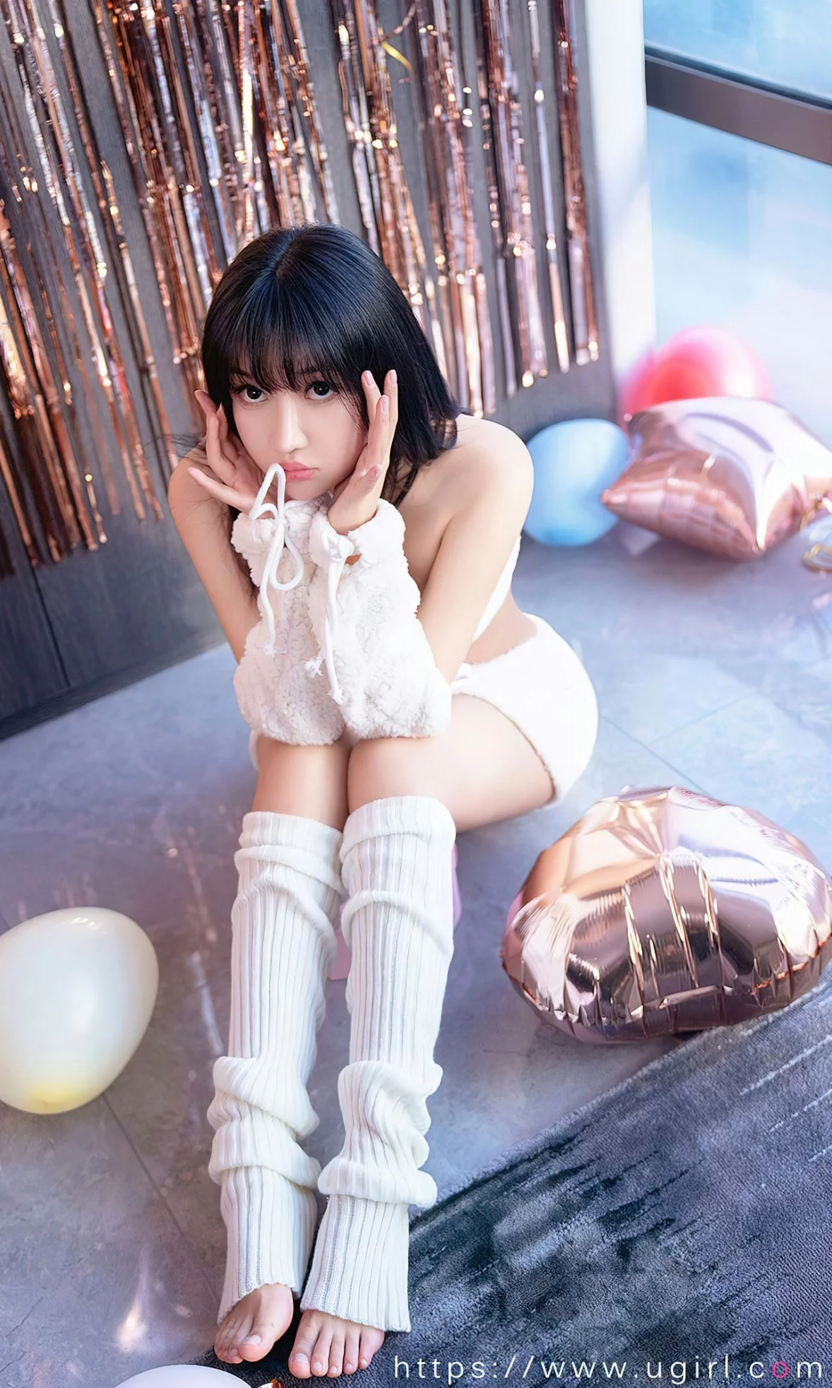 [Ugirls爱尤物]No.2515_模特韩熙私房性感白色绒毛服饰秀完美身材迷人诱惑写真35P