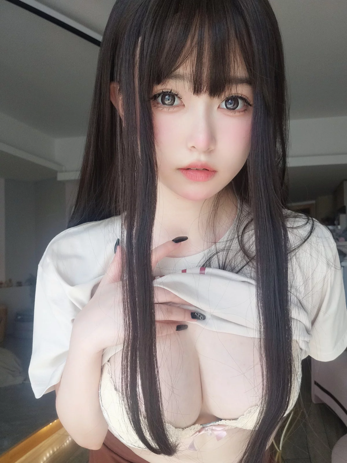 Coser妹子女主K暑假妹妹主题私房半撩上衣露性感蕾丝内衣秀丰满身材诱惑写真68P