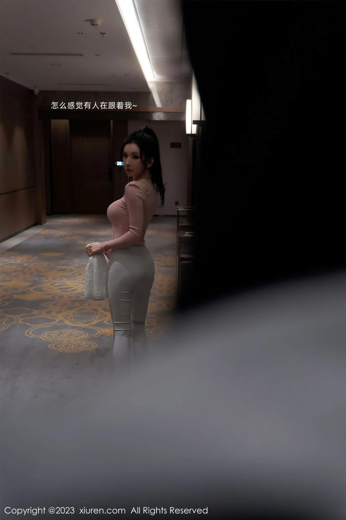 XiuRen第6285期_女神周于希Sally澳门旅拍健身少女主题超薄肉丝秀翘臀诱惑写真80P