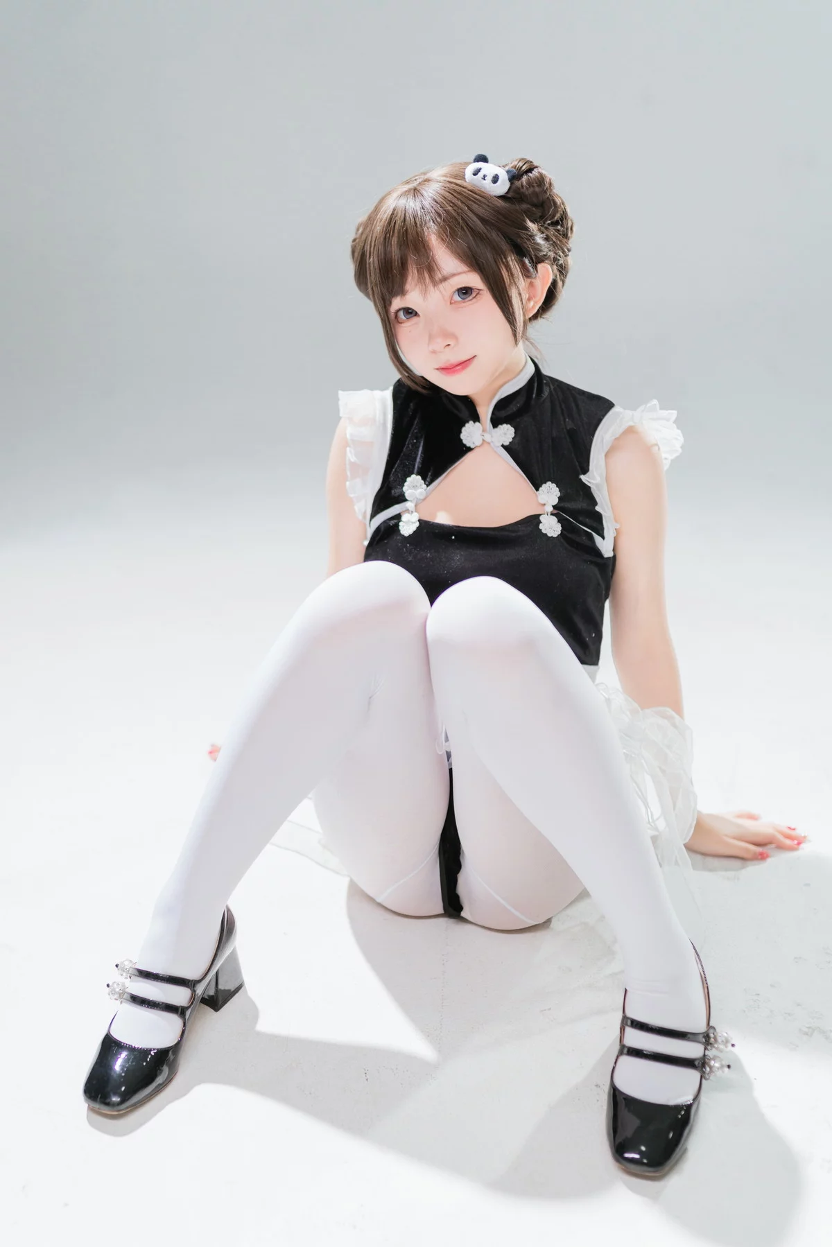 网络美女花铃高叉小熊猫主题私房性感黑色高叉连体衣配白丝裤袜迷人诱惑写真85P