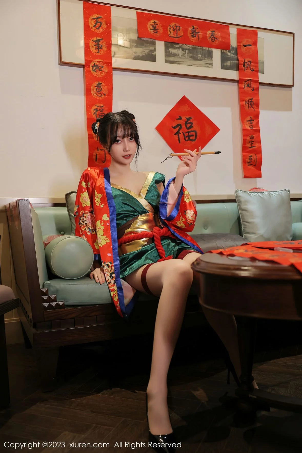 XiuRen第6167期_模特玥儿玥新春主题私房半脱露曼妙身姿对联遮身撩人诱惑写真57P