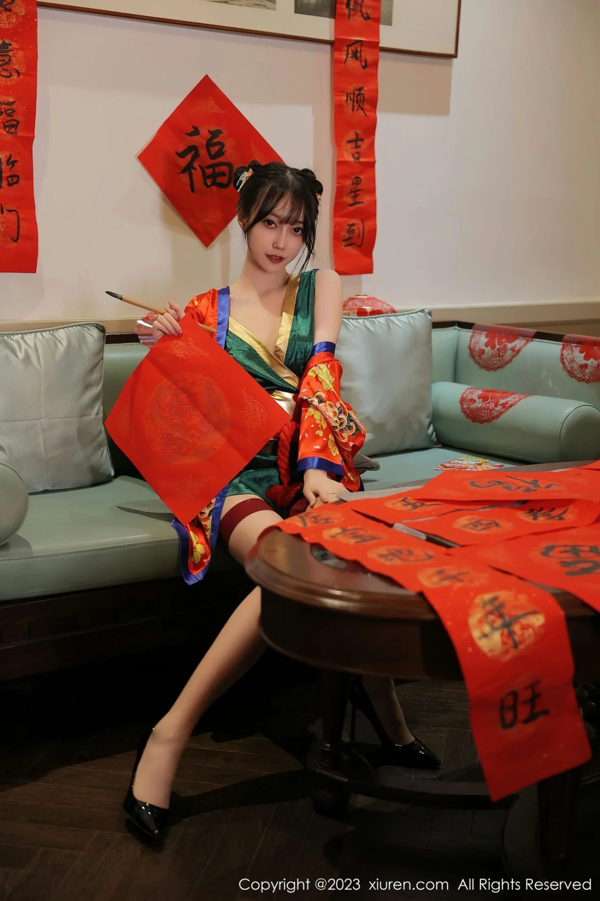 XiuRen第6167期_模特玥儿玥新春主题私房半脱露曼妙身姿对联遮身撩人诱惑写真57P