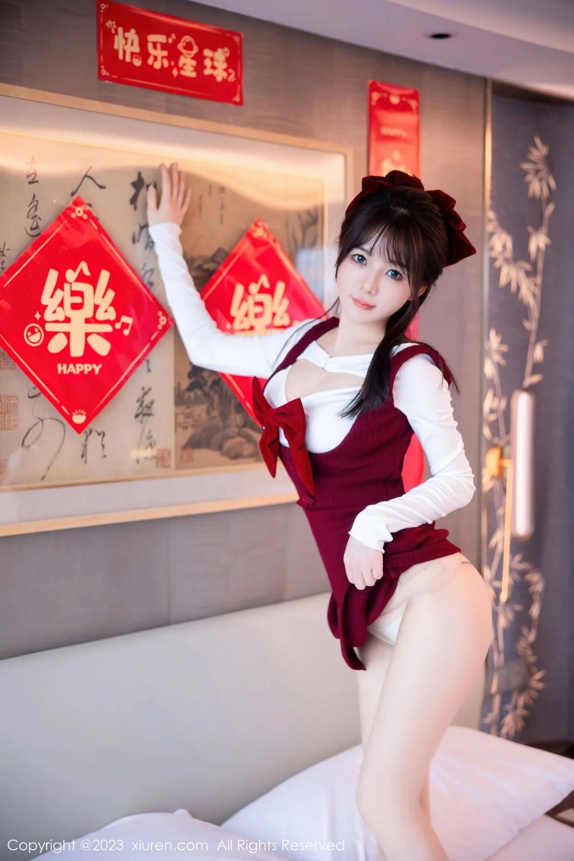 XiuRen第6168期_模特婠婠么新春主题私房床上脱低胸服饰秀绝美身材迷人诱惑写真84P