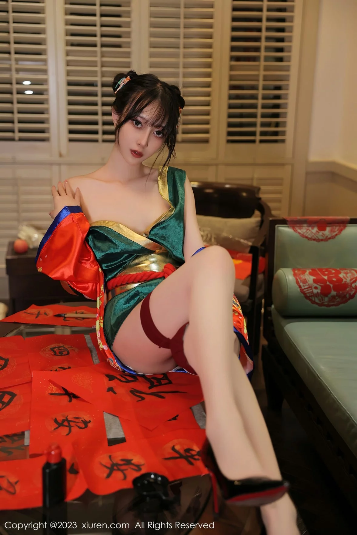 XiuRen第6167期_模特玥儿玥新春主题私房半脱露曼妙身姿对联遮身撩人诱惑写真57P
