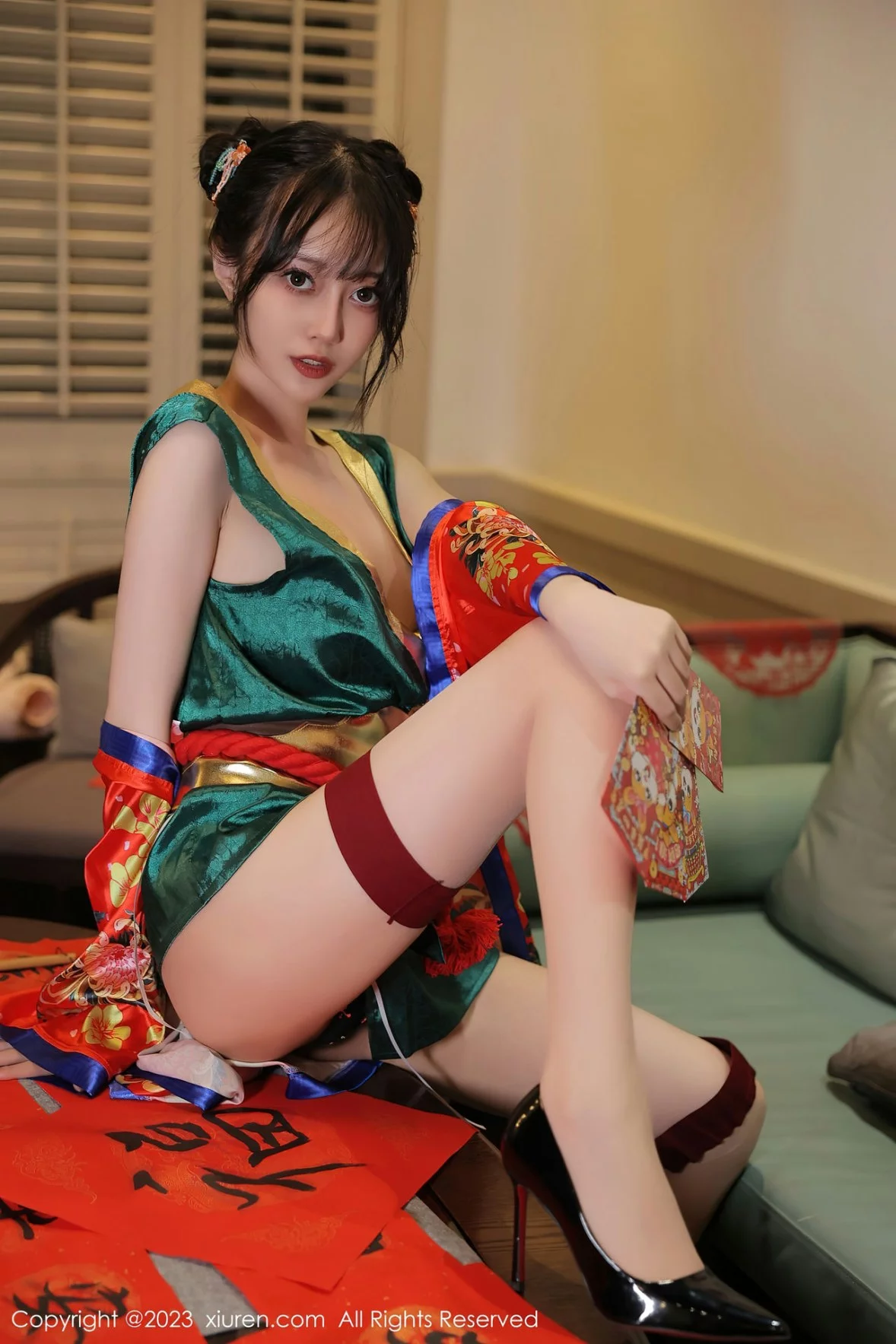 XiuRen第6167期_模特玥儿玥新春主题私房半脱露曼妙身姿对联遮身撩人诱惑写真57P