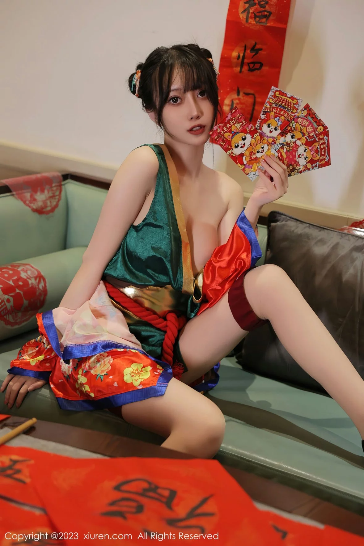 XiuRen第6167期_模特玥儿玥新春主题私房半脱露曼妙身姿对联遮身撩人诱惑写真57P