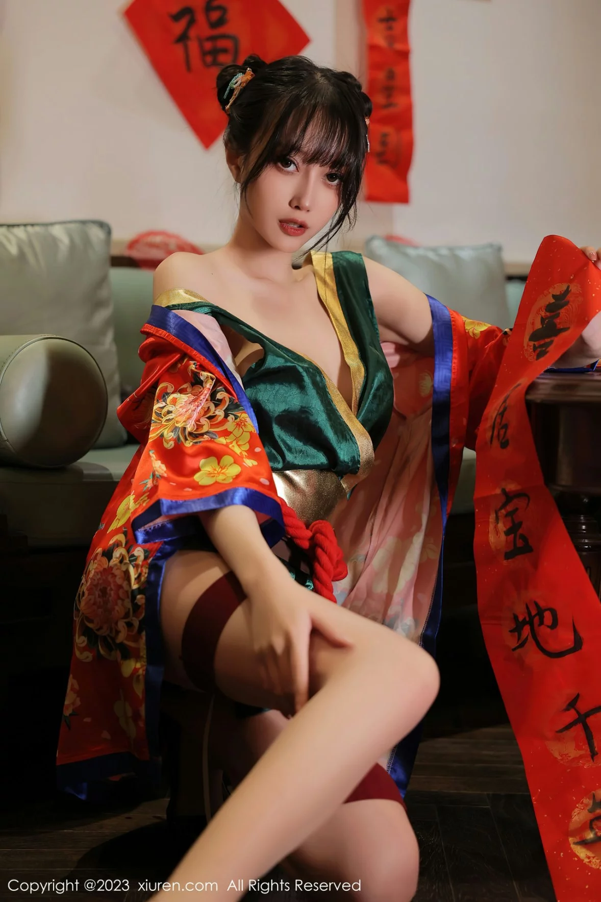 XiuRen第6167期_模特玥儿玥新春主题私房半脱露曼妙身姿对联遮身撩人诱惑写真57P