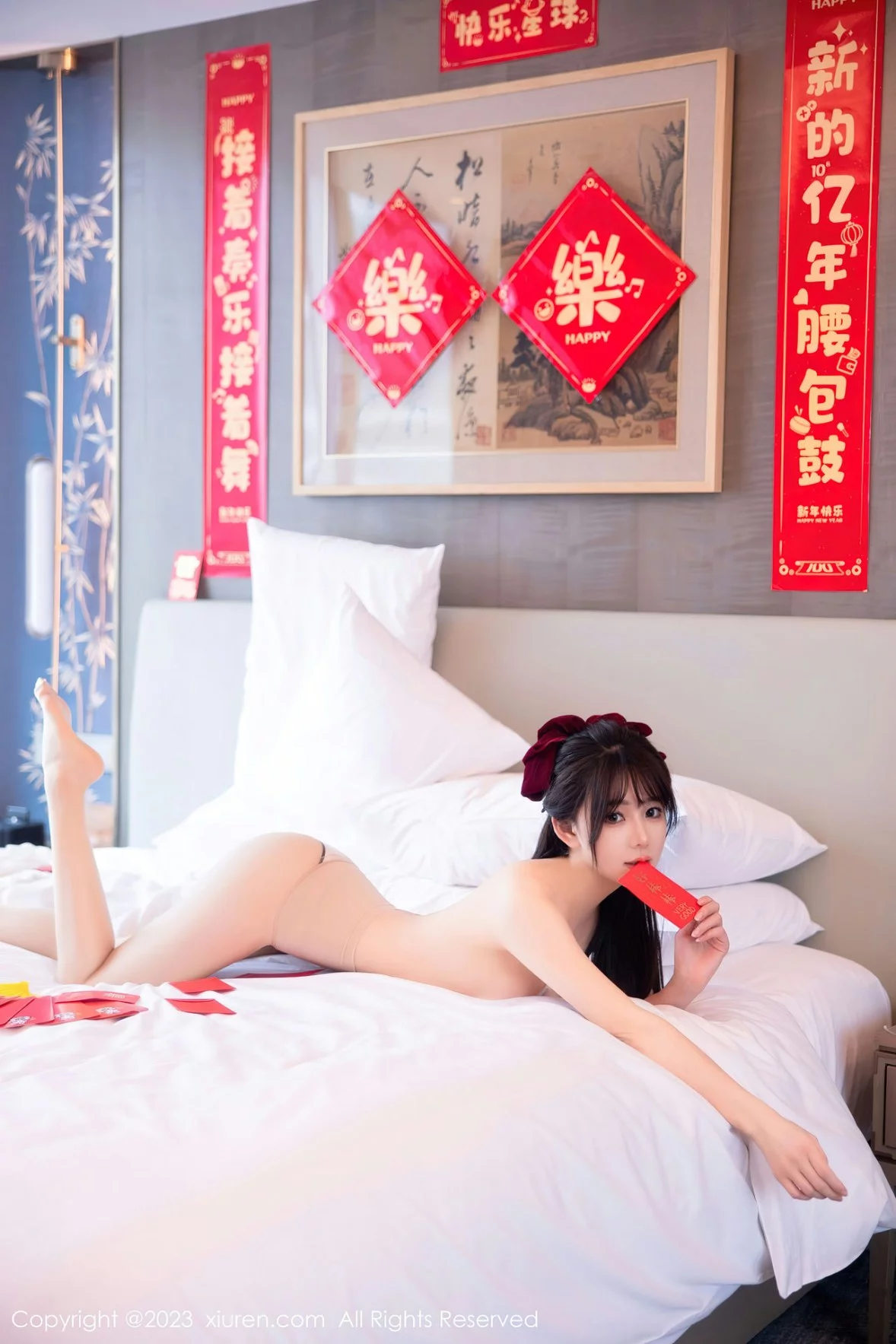 XiuRen第6168期_模特婠婠么新春主题私房床上脱低胸服饰秀绝美身材迷人诱惑写真84P