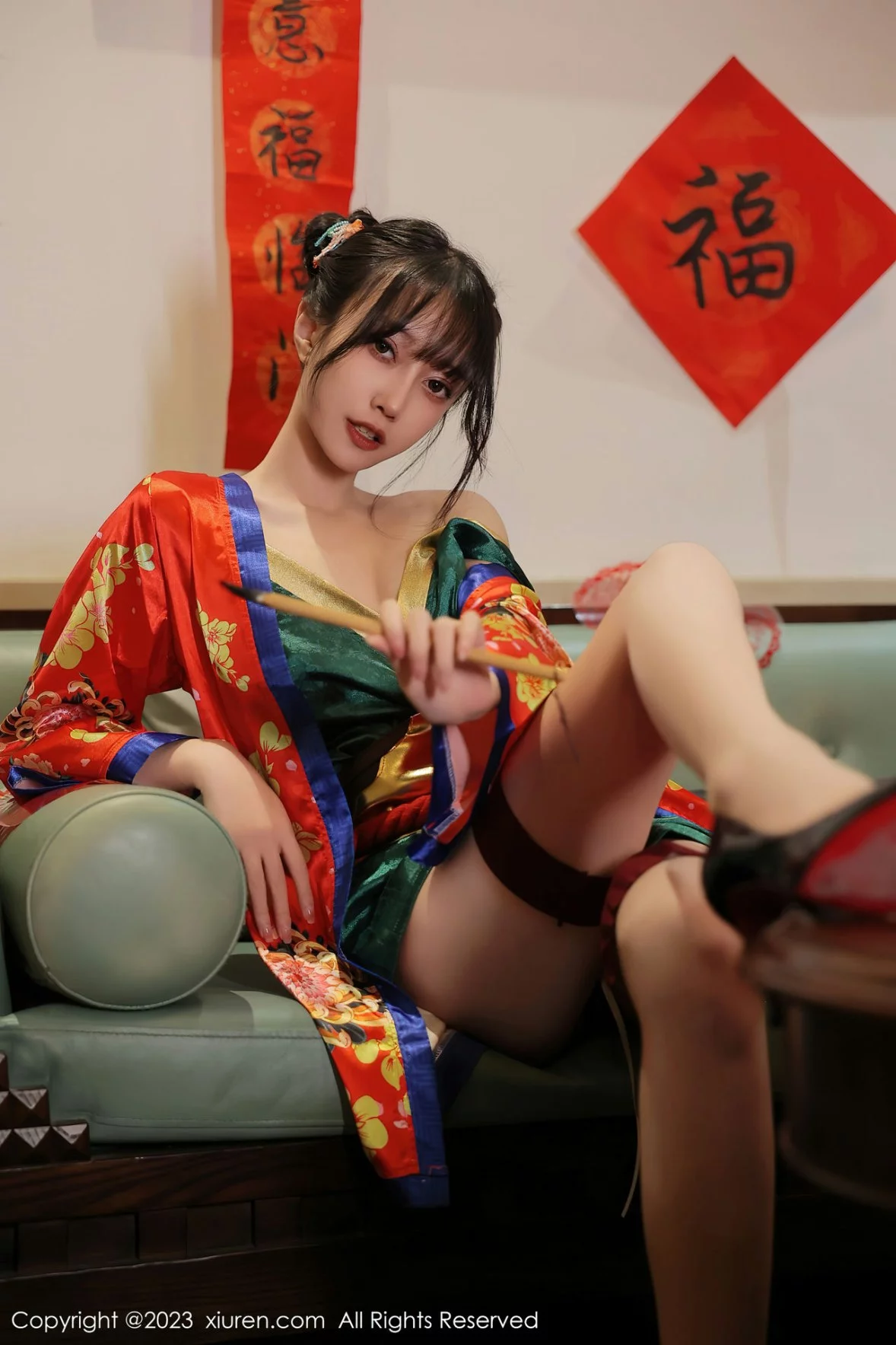 XiuRen第6167期_模特玥儿玥新春主题私房半脱露曼妙身姿对联遮身撩人诱惑写真57P