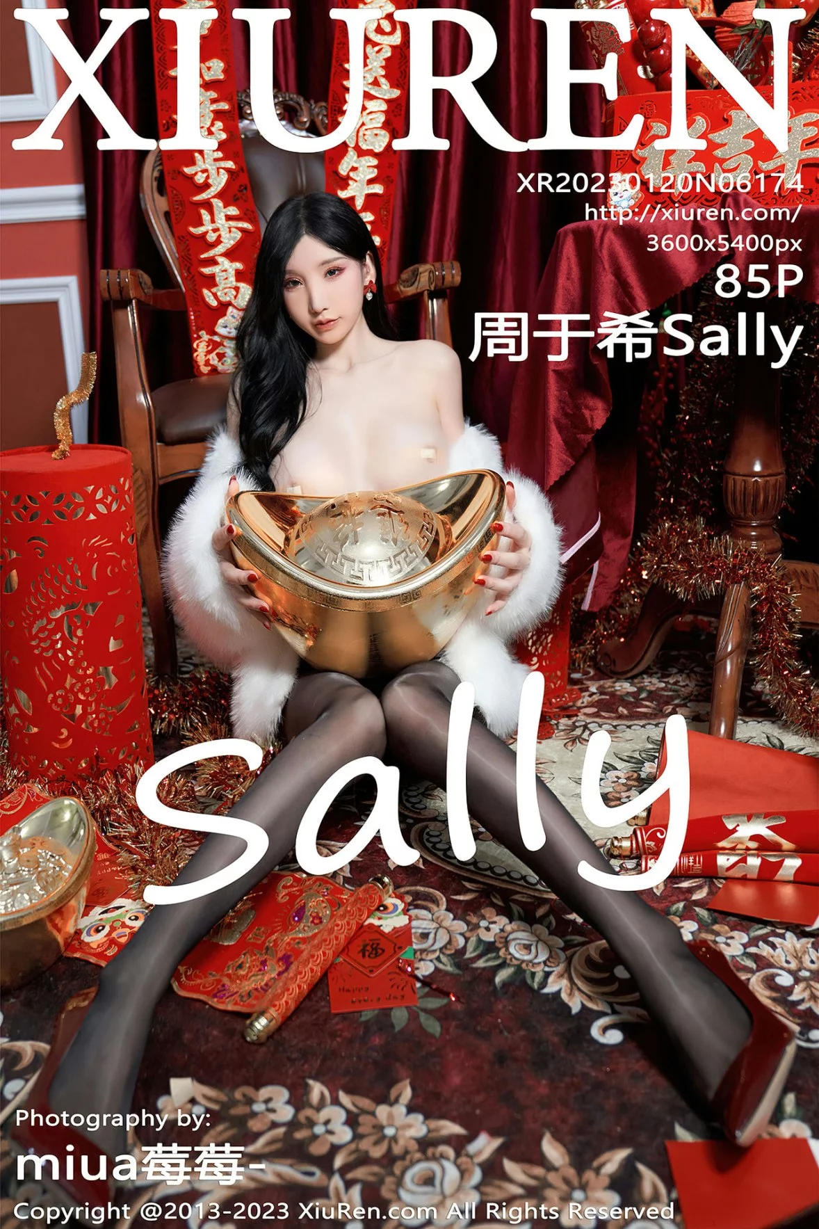 XiuRen第6174期_女神周于希Sally新春主题低胸服饰配超薄黑丝秀完美身材诱惑写真85P