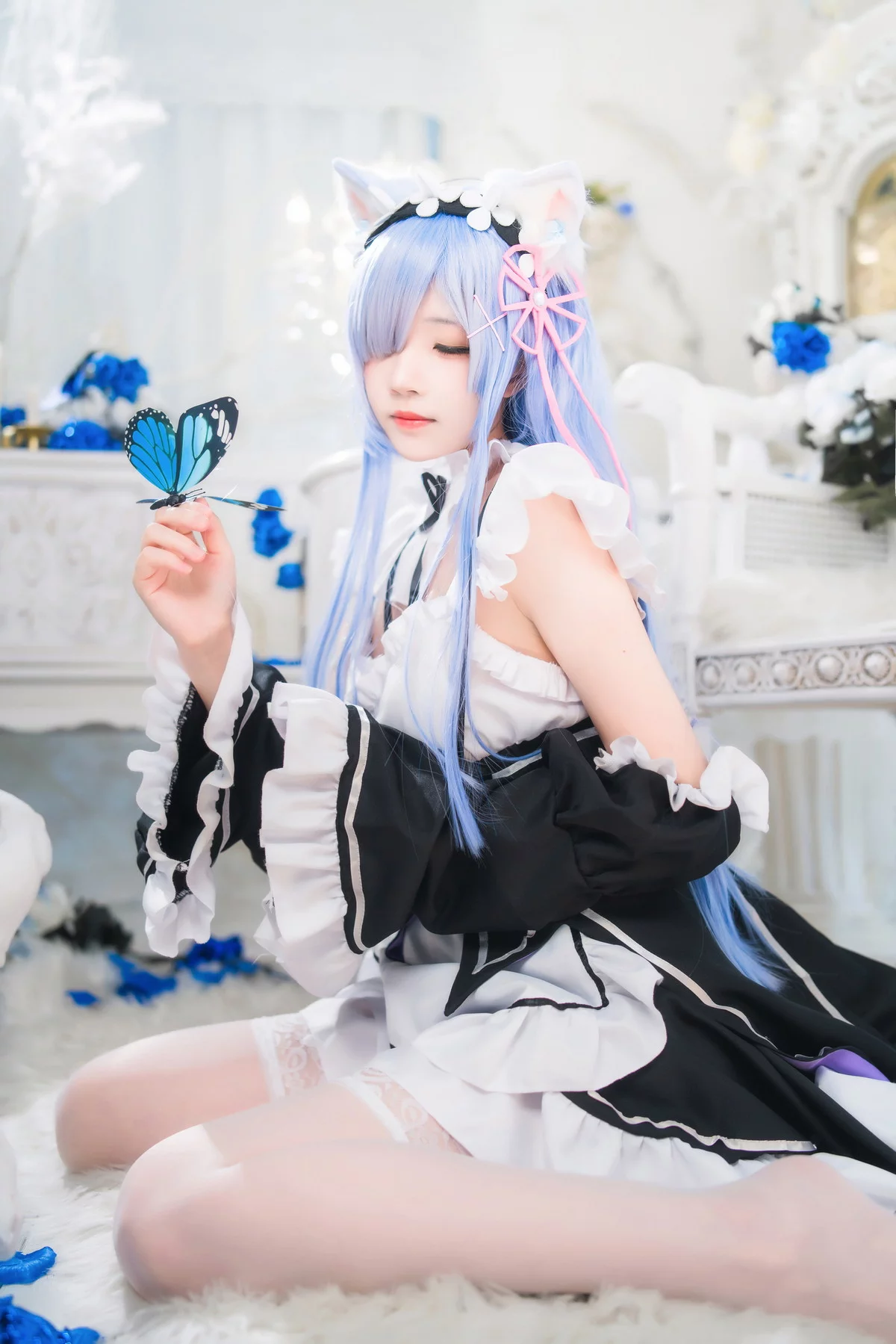 网络美女桜桃喵长发蕾姆主题私房性感服饰配白色蕾丝吊袜秀翘臀美腿诱惑写真89P