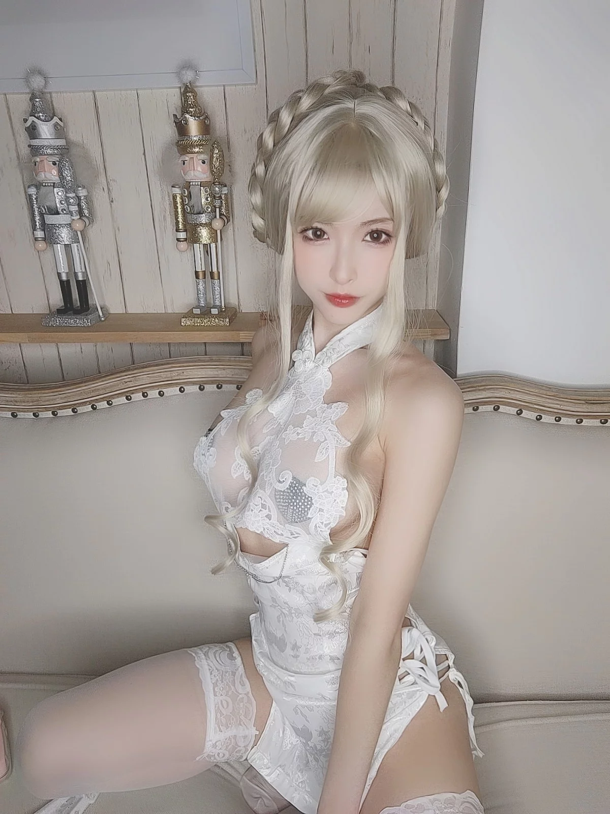 性感尤物清水由乃金发旗袍主题私房性感白色情趣旗袍透视秀豪乳遮点诱惑写真69P