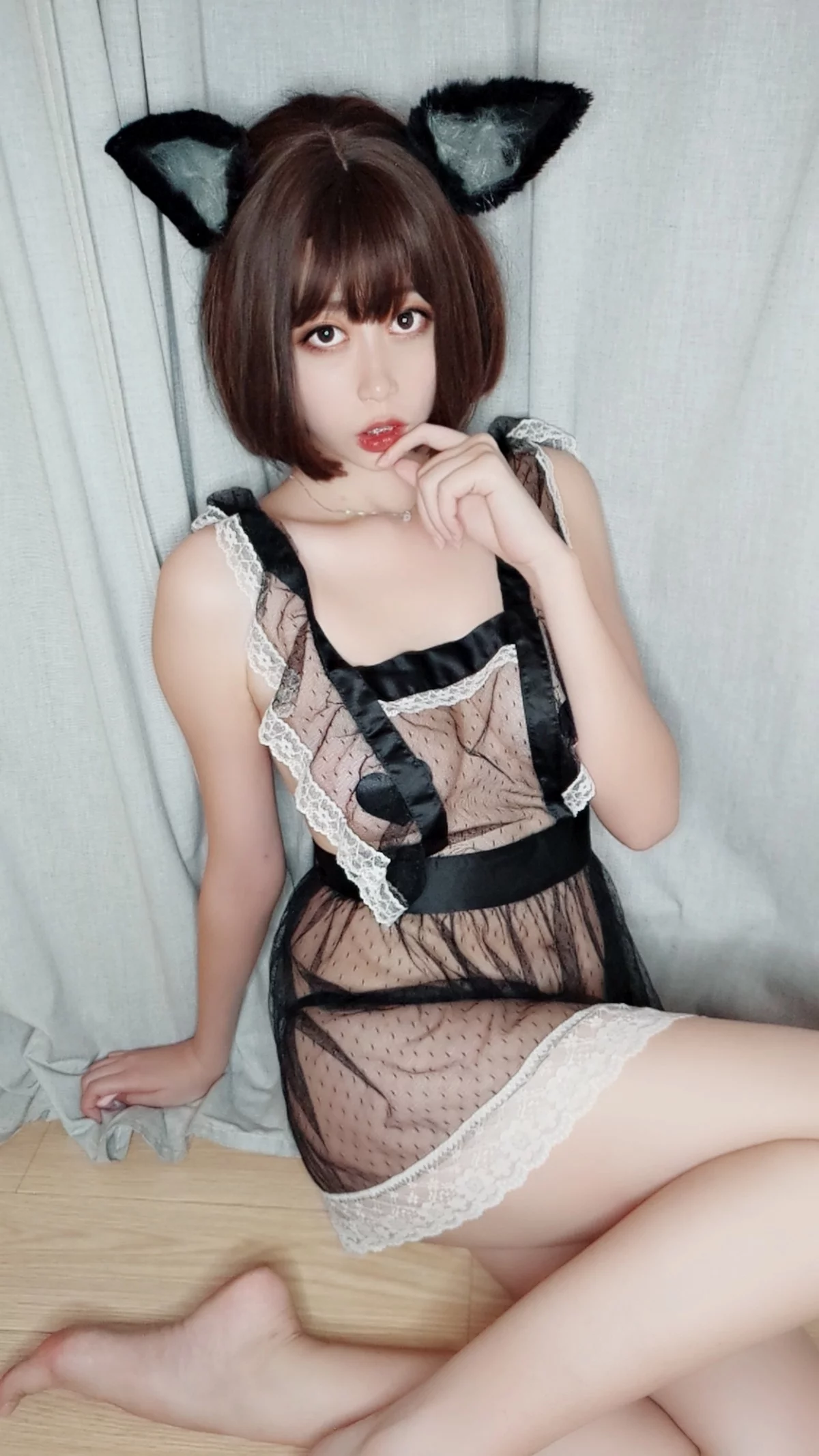 萌妹奈汐酱nice情趣自拍主题私房性感黑色薄透女仆装透视秀完美身材诱惑写真49P
