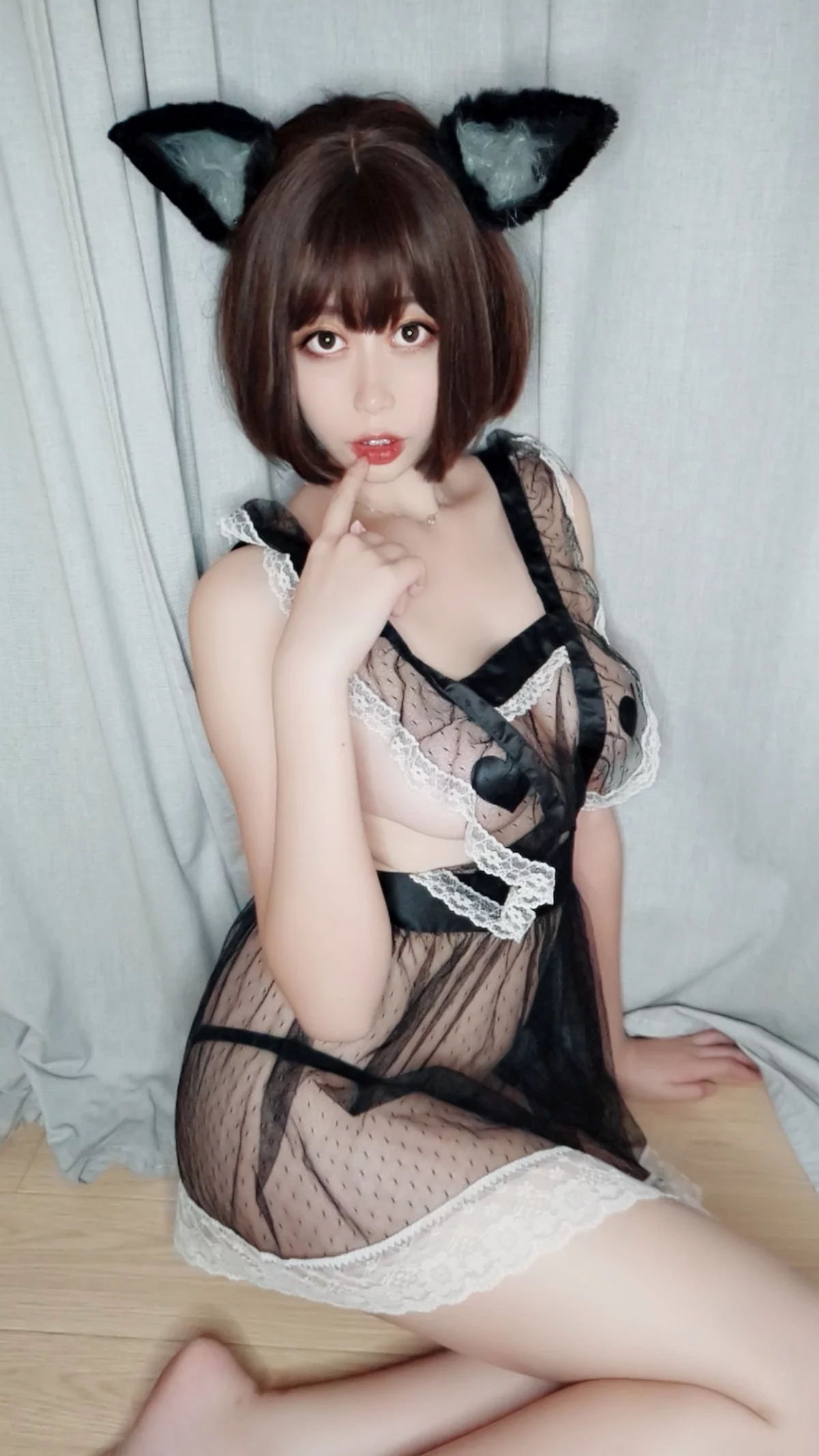 萌妹奈汐酱nice情趣自拍主题私房性感黑色薄透女仆装透视秀完美身材诱惑写真49P