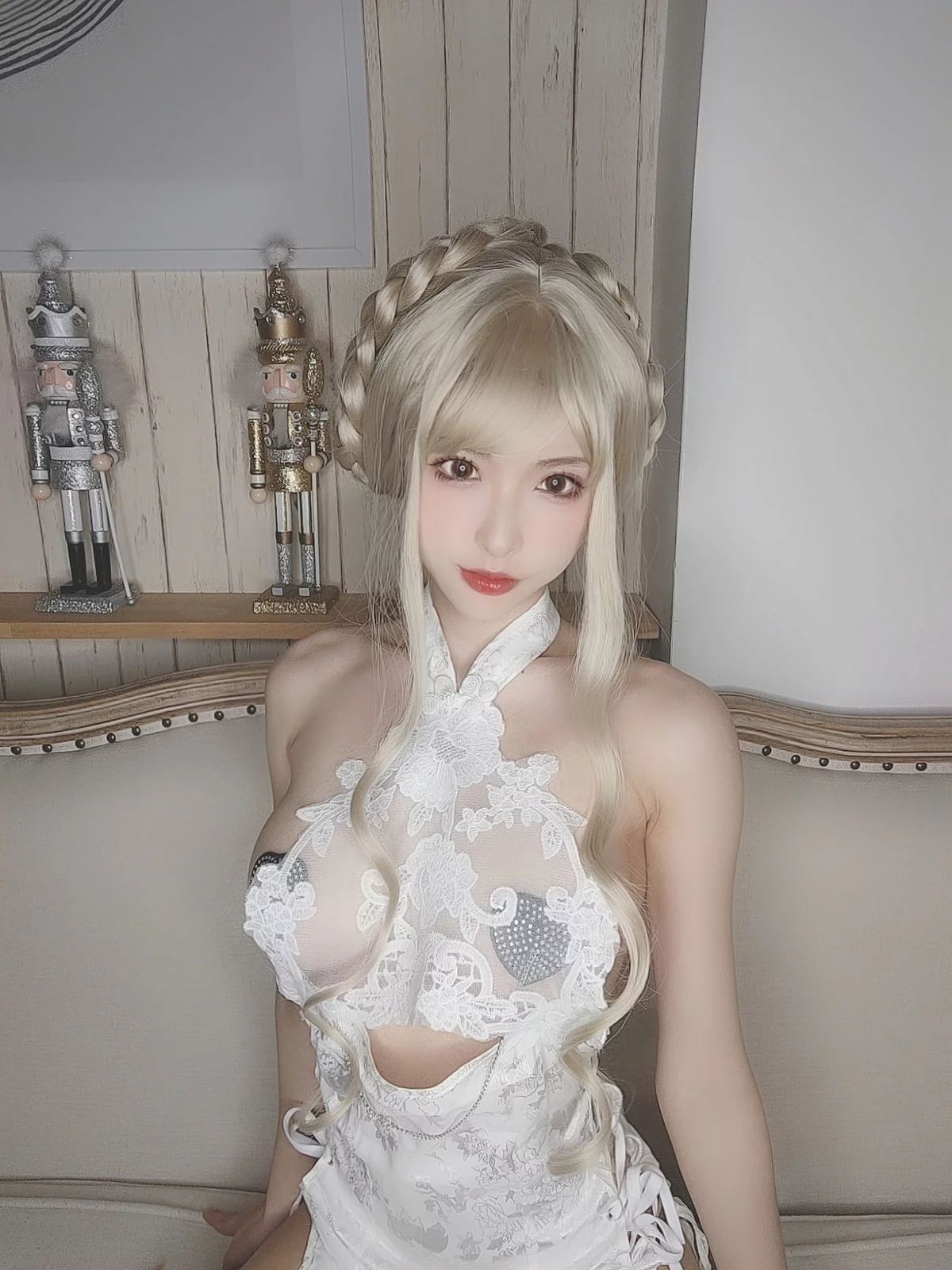 性感尤物清水由乃金发旗袍主题私房性感白色情趣旗袍透视秀豪乳遮点诱惑写真69P