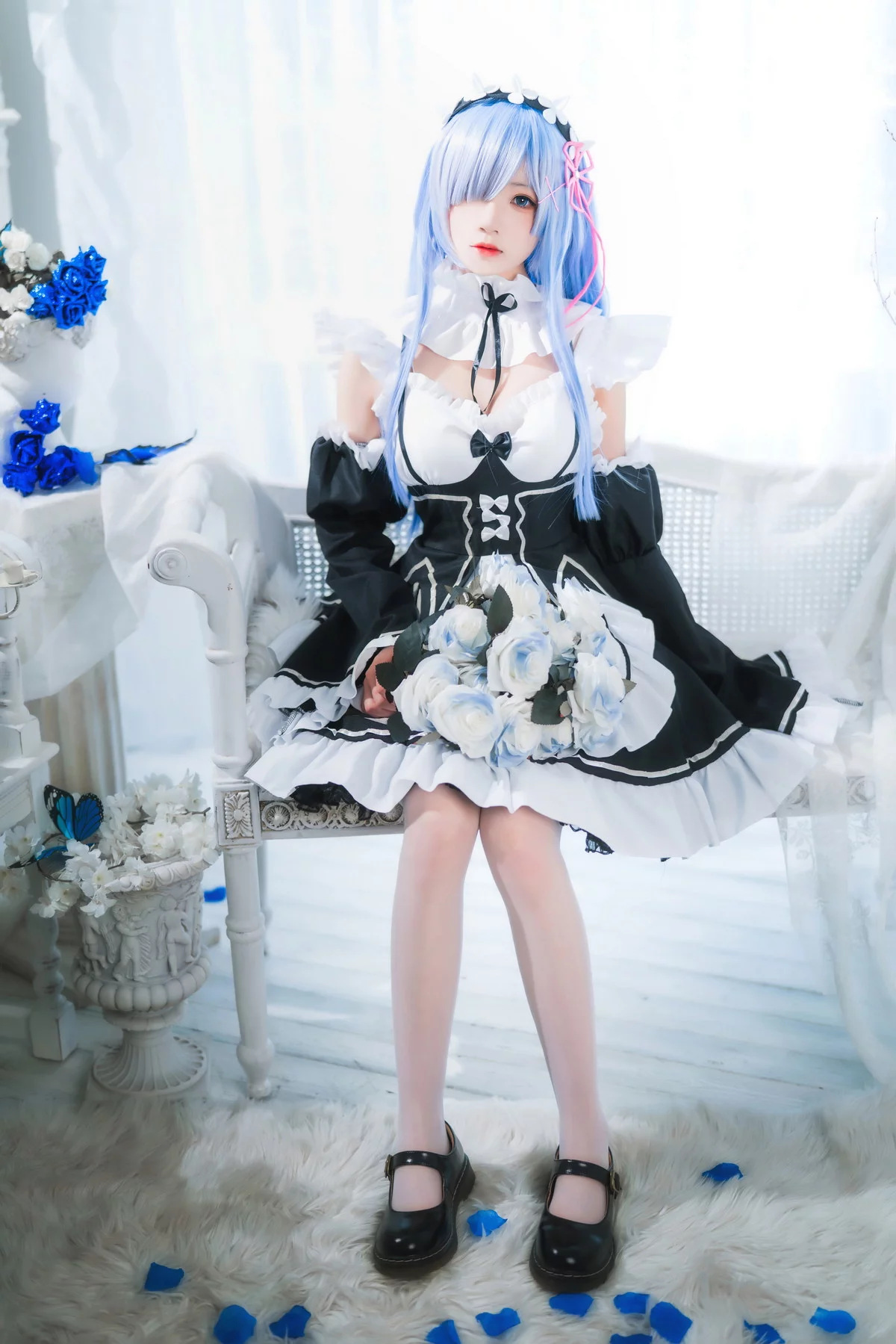 网络美女桜桃喵长发蕾姆主题私房性感服饰配白色蕾丝吊袜秀翘臀美腿诱惑写真89P