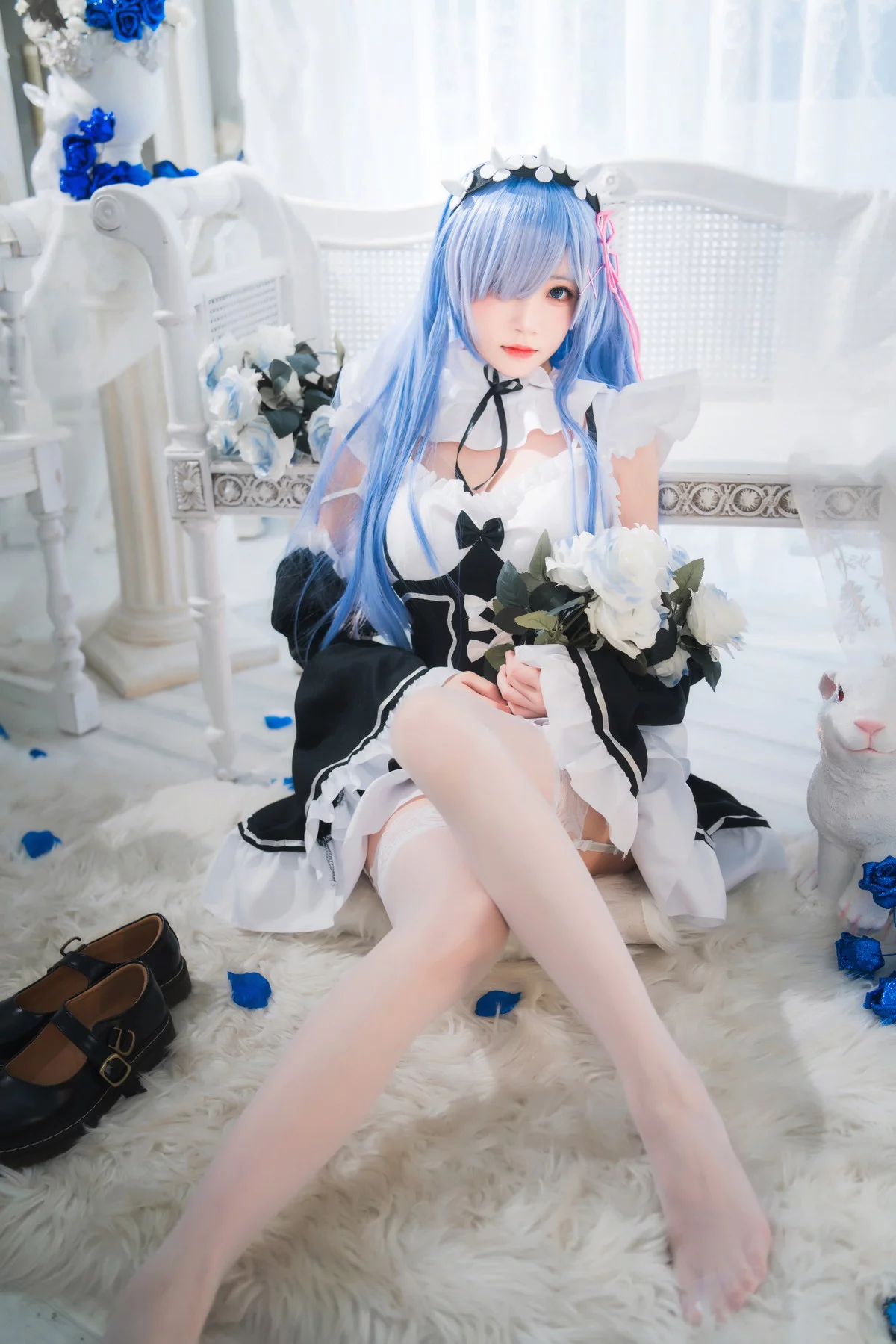 网络美女桜桃喵长发蕾姆主题私房性感服饰配白色蕾丝吊袜秀翘臀美腿诱惑写真89P