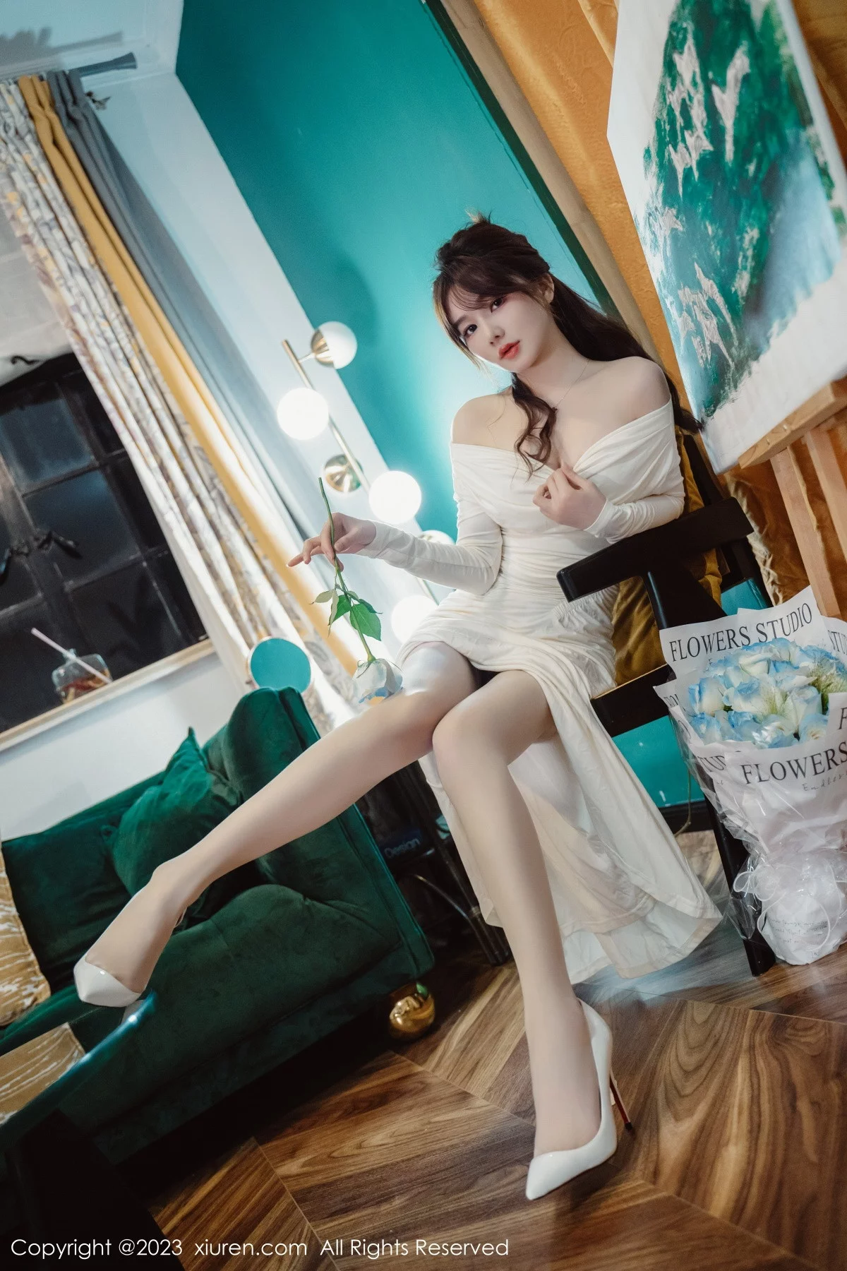 XiuRen第6182期_模特婠婠么脱白色连衣长裙露蕾丝内衣配开档白丝迷人诱惑写真79P