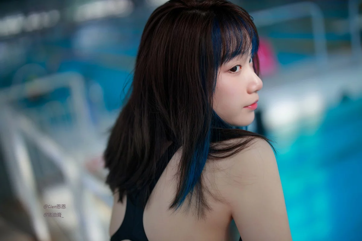 Corer美女Cien恩恩竞泳主题泳池边性感黑色连体泳衣秀曼妙身姿迷人诱惑写真62P