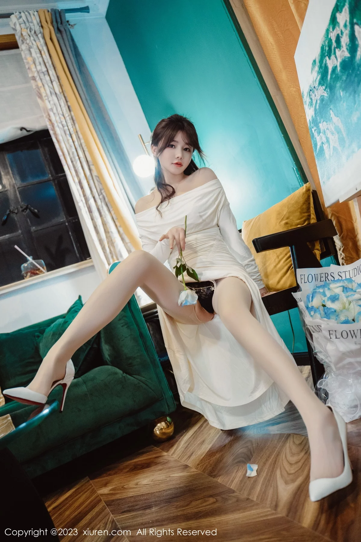 XiuRen第6182期_模特婠婠么脱白色连衣长裙露蕾丝内衣配开档白丝迷人诱惑写真79P