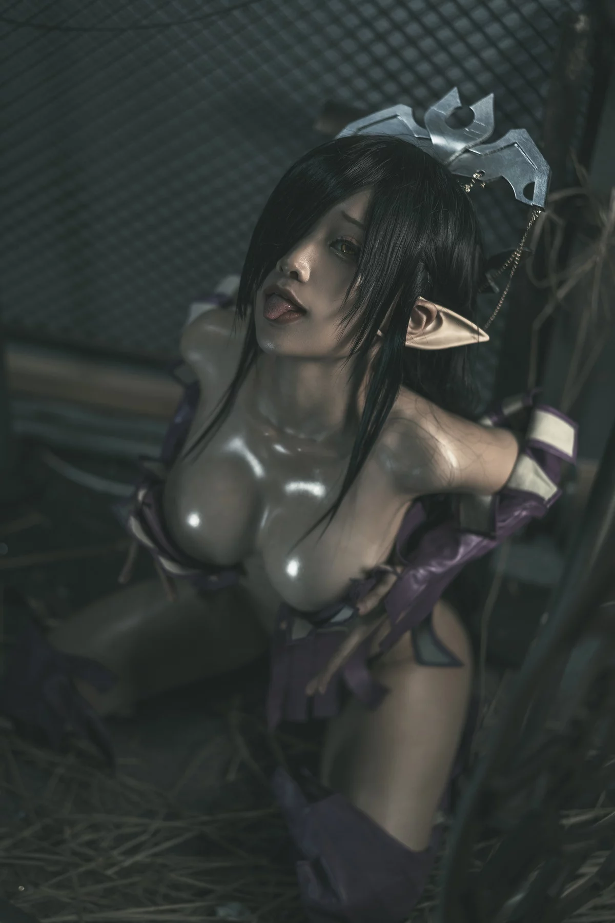 动漫博主蠢沫沫黑兽女王主题私房性感情趣服饰露黑色内衣秀油亮肌肤诱惑写真35P